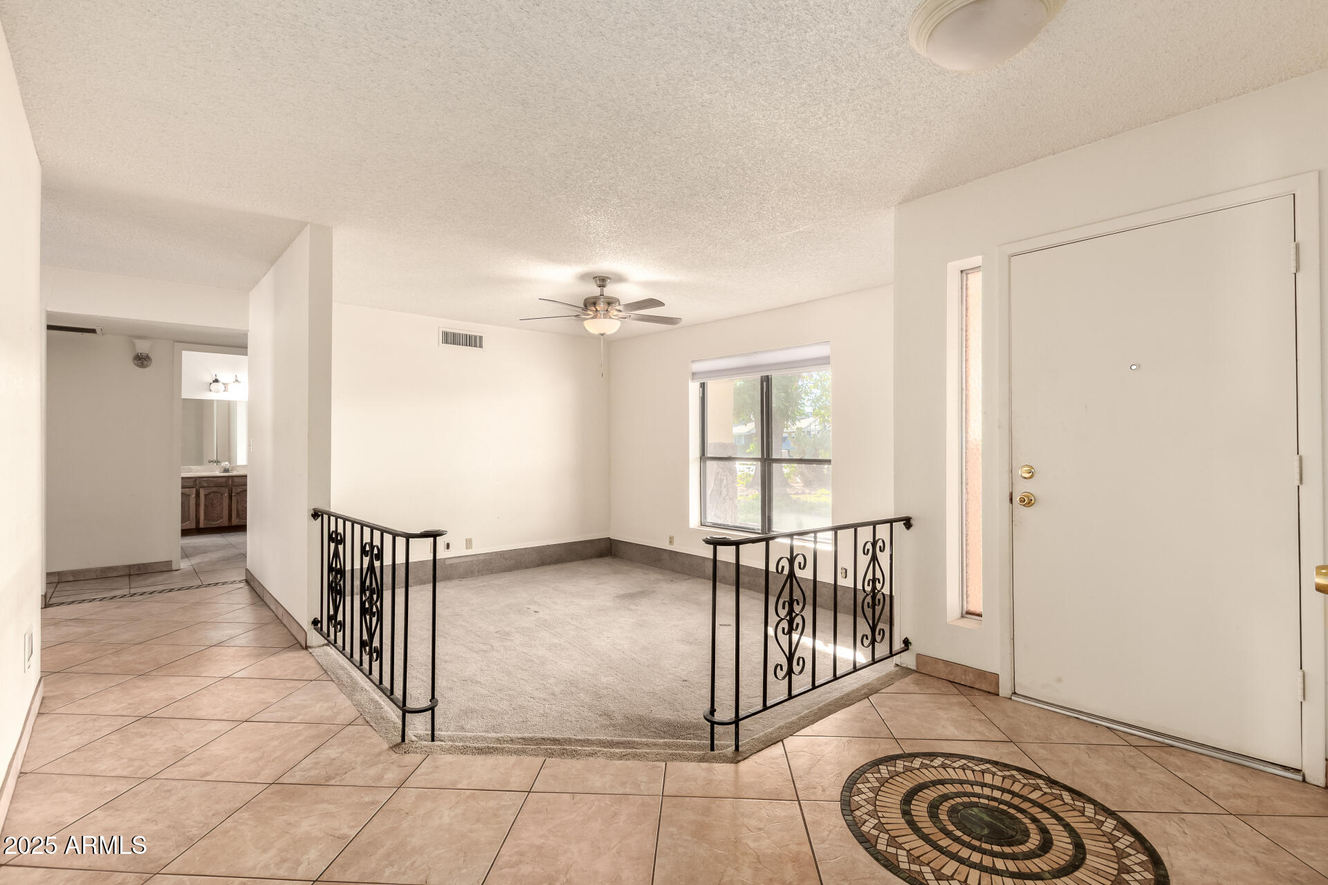 1626 E GARNET Avenue