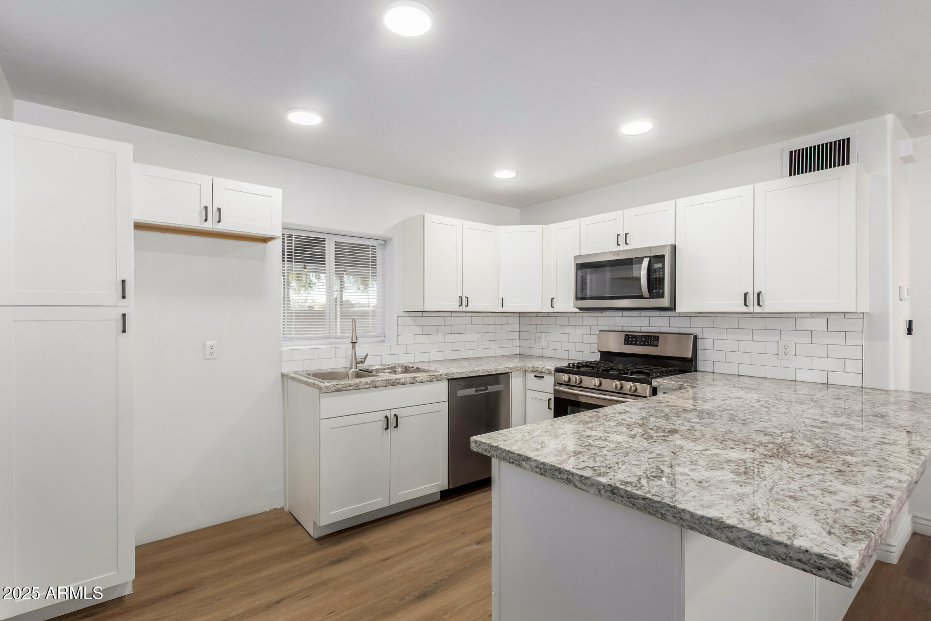 Home Search 501 E MADDEN Drive