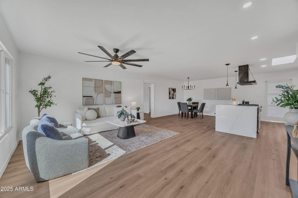 Photo of 3930 W Stella Lane, Phoenix, AZ 85019 (MLS # 6937717)