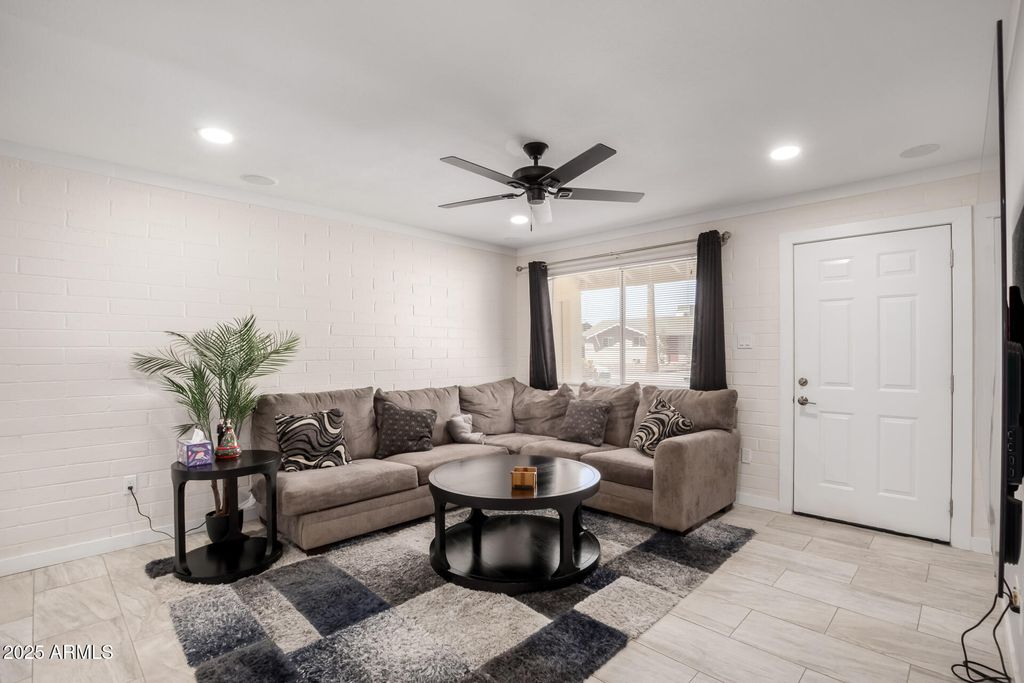 Photo of 433 E Taylor Street, Tempe, AZ 85288 (MLS # 6925891)