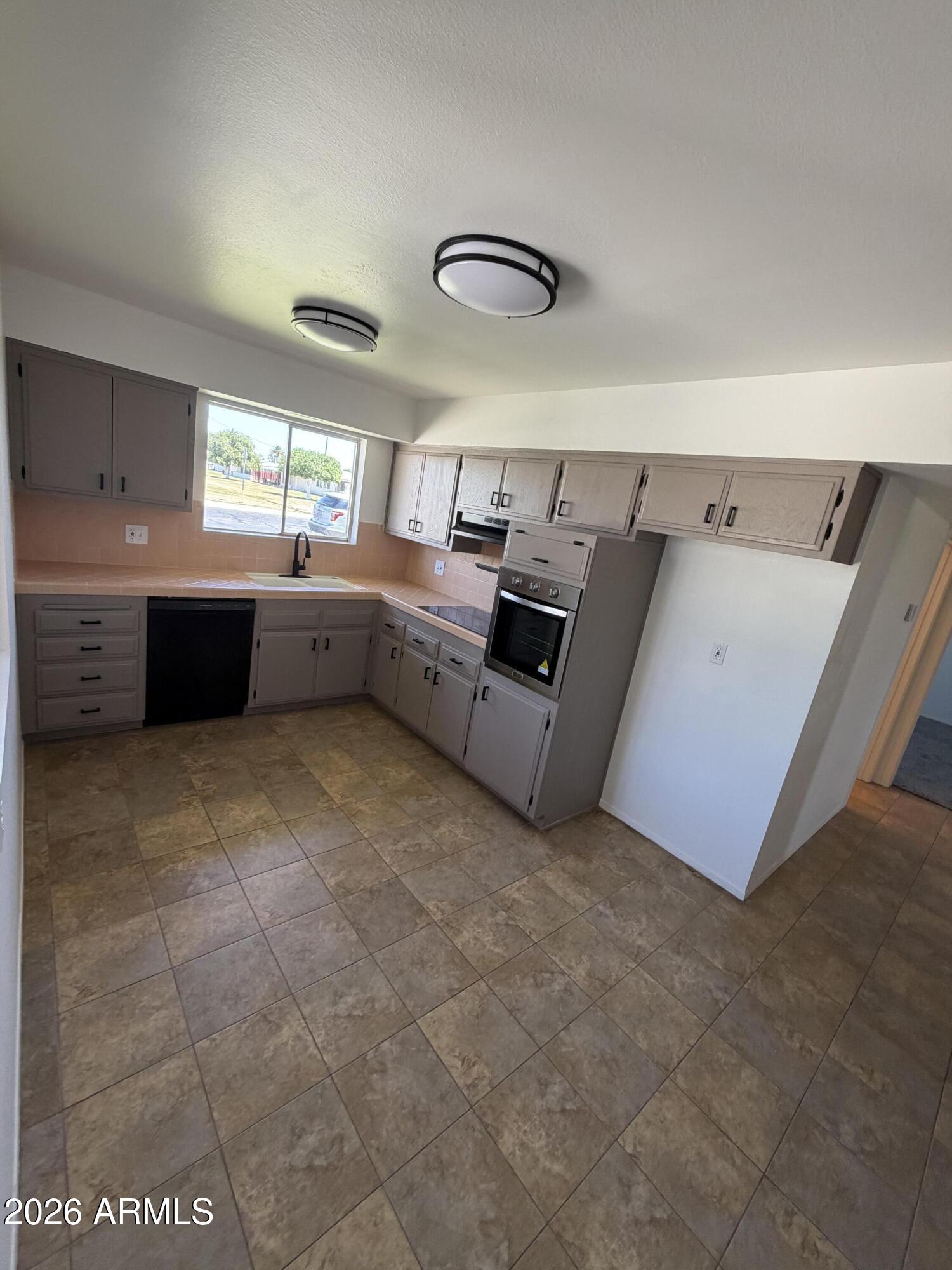 10511 W CLAIR Drive