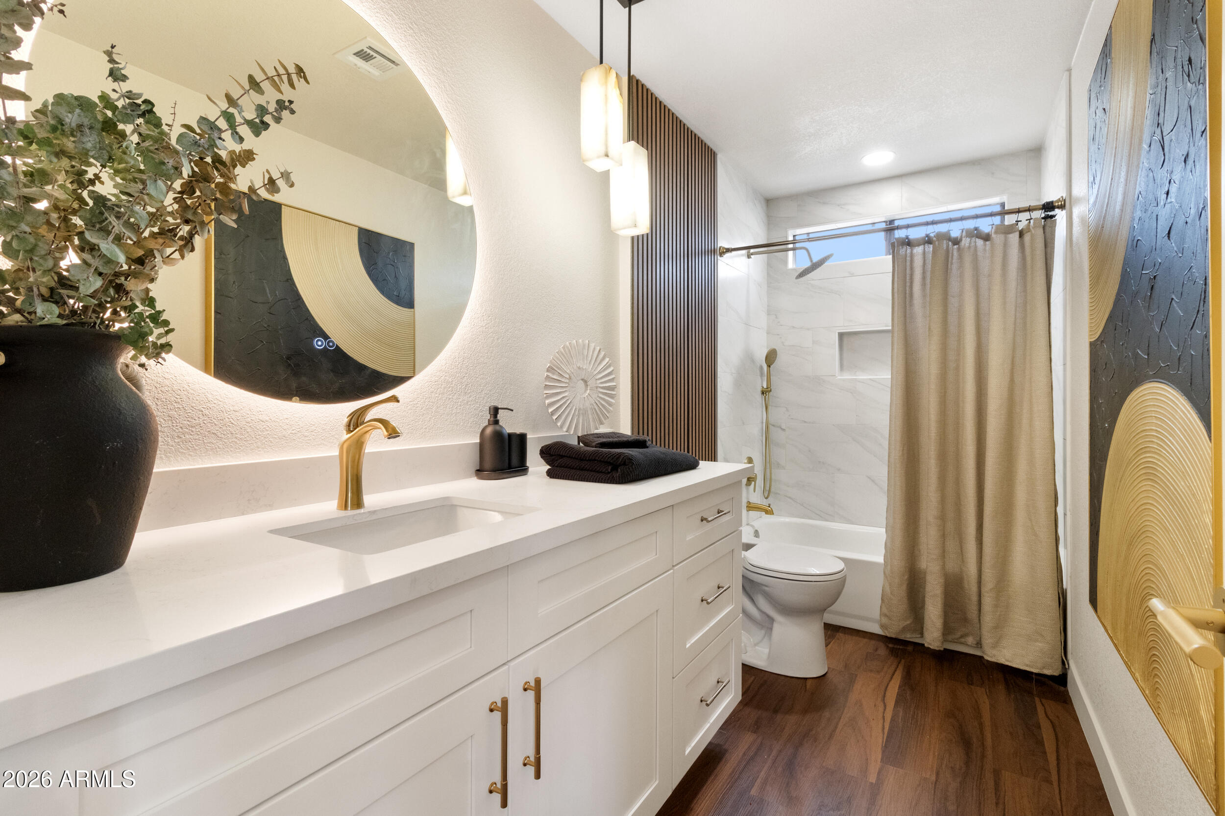 SARATOGA SQUARE MCR 215-4 - Residential