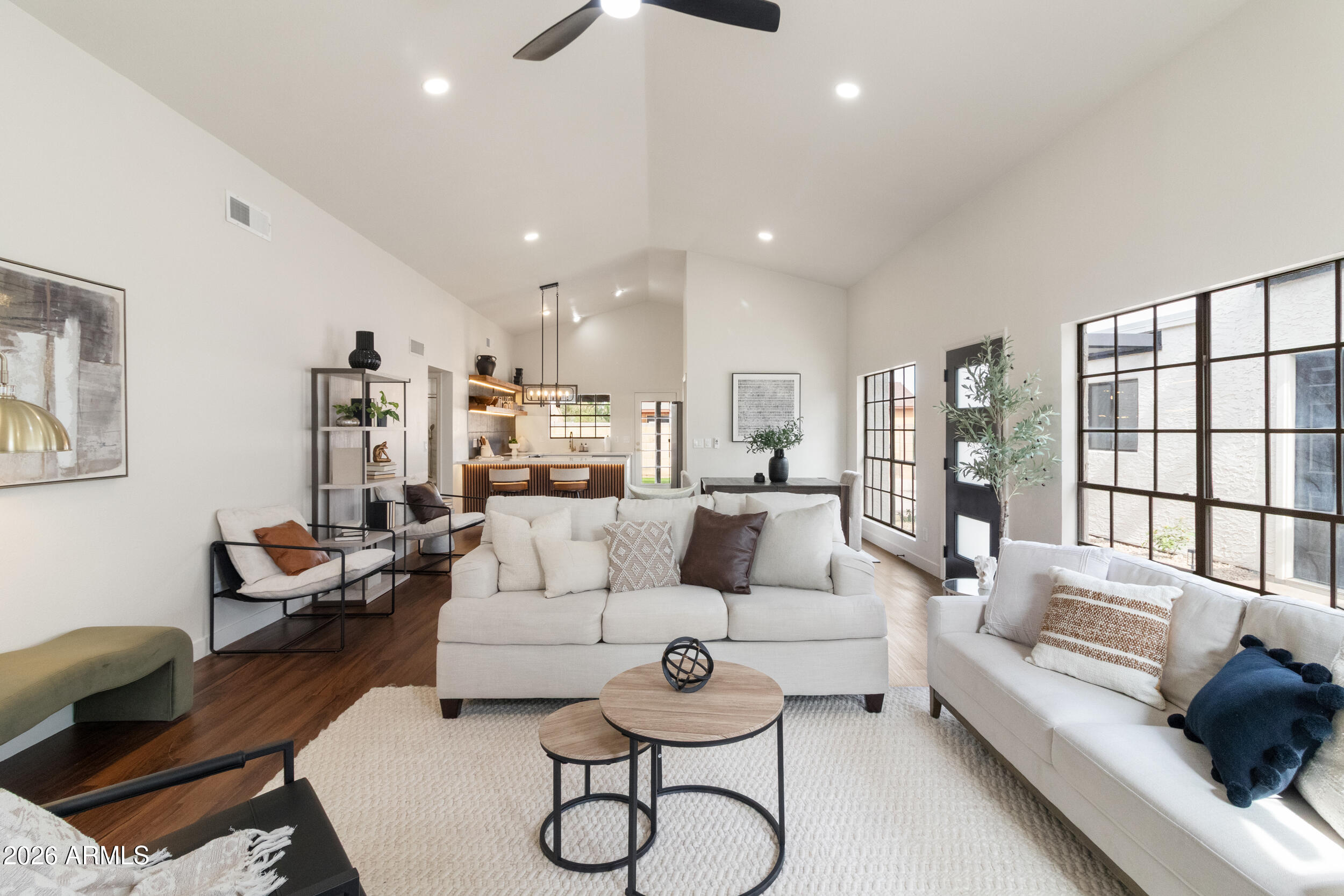 1506 W MISSION Drive