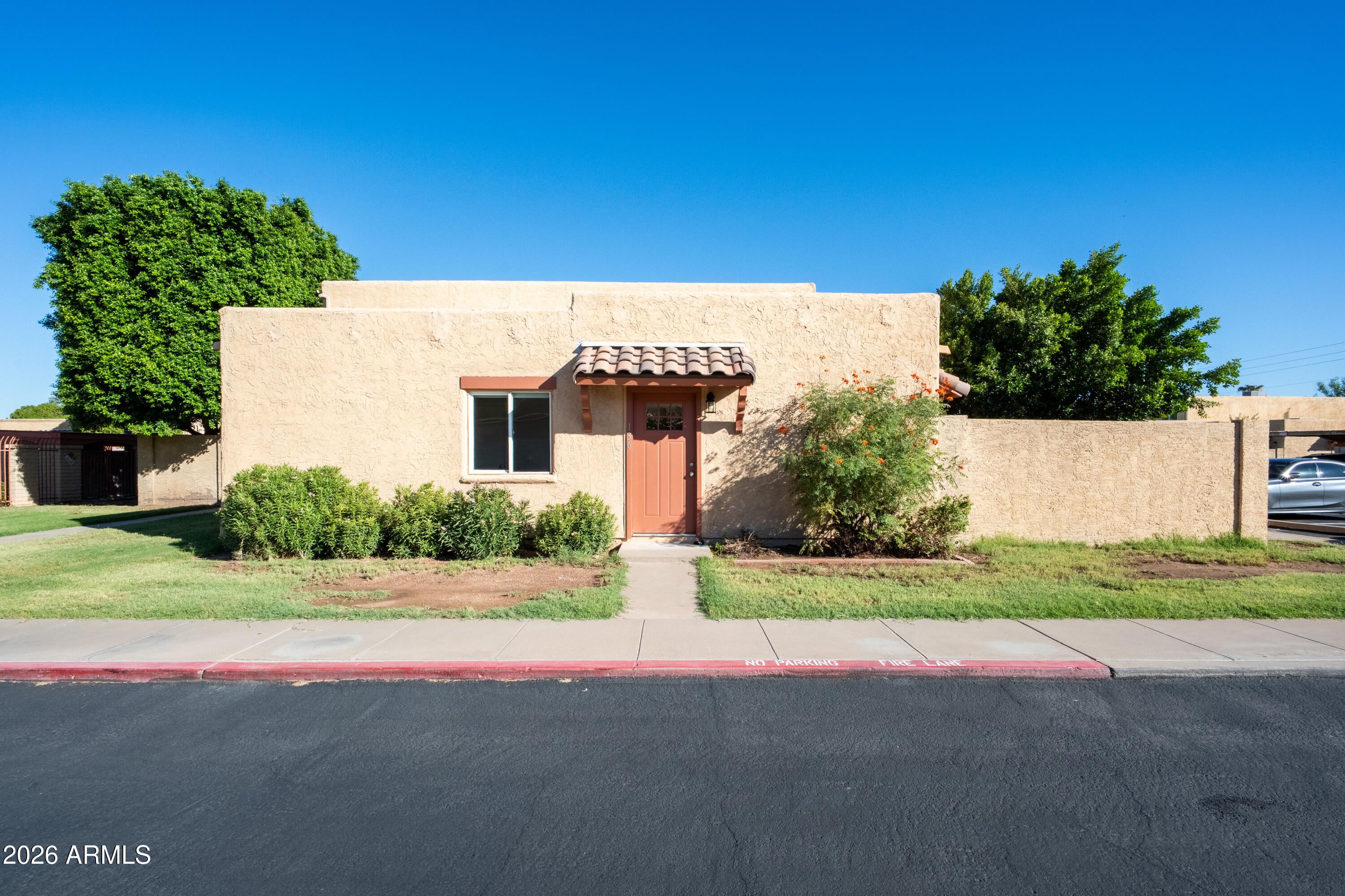 948 S Alma School Road 136