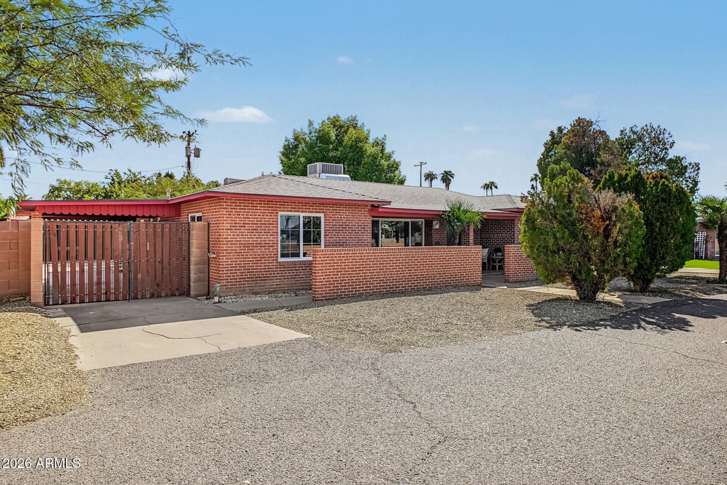 Photo of 1307 W Thomas Road, Phoenix, AZ 85013 (MLS # 7091787)