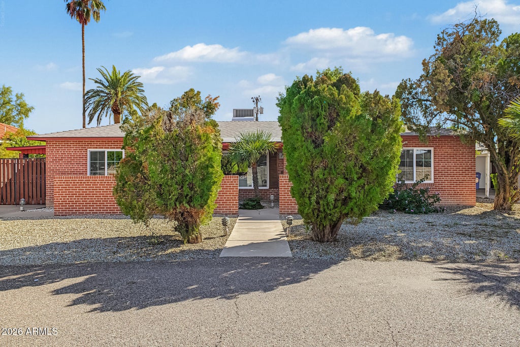 Photo of 1307 W Thomas Road, Phoenix, AZ 85013 (MLS # 7091787)