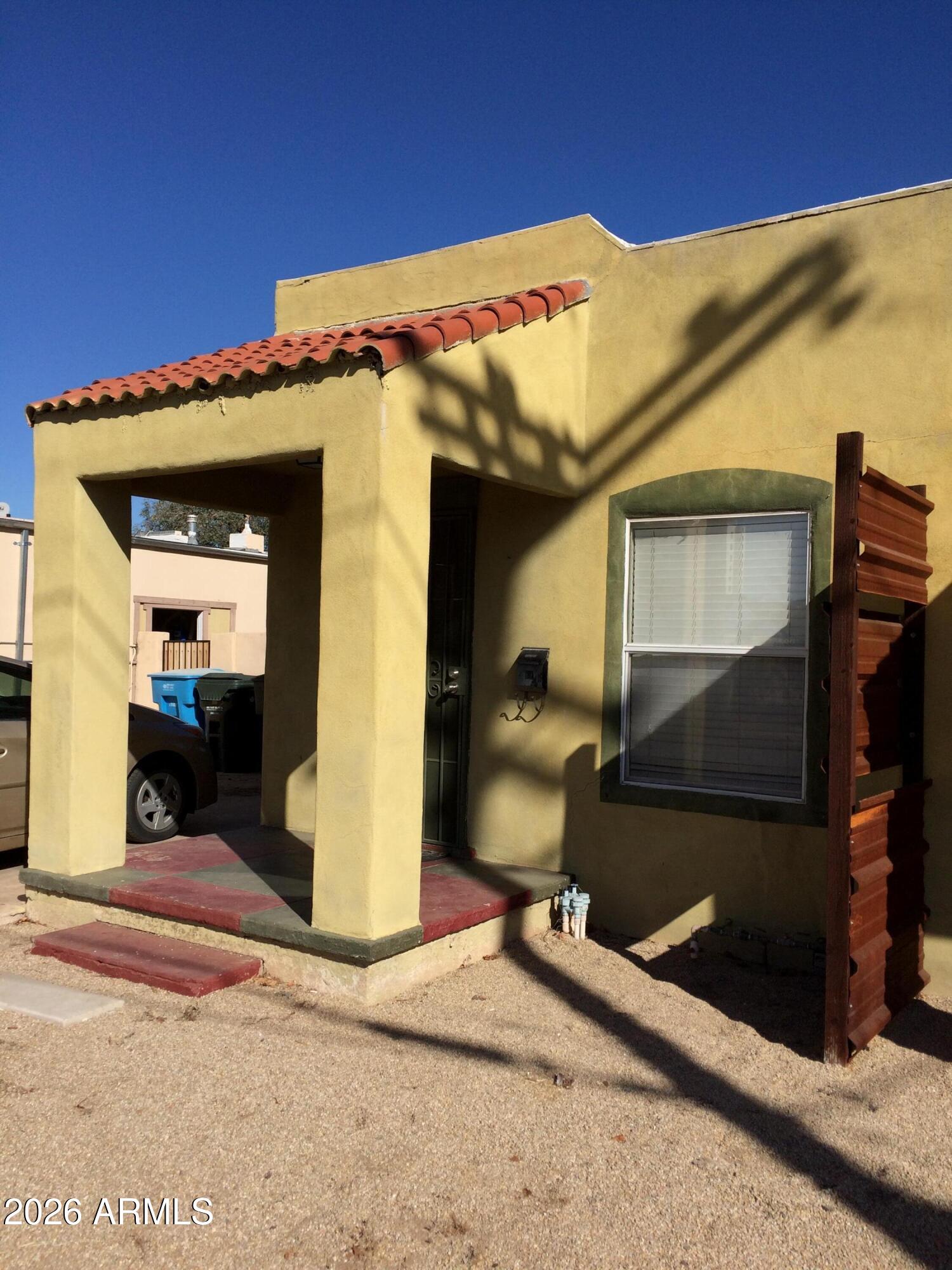 1110 E CORONADO Road