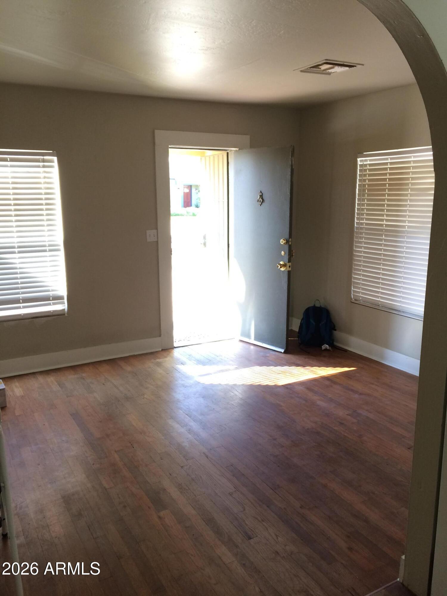 1110 E CORONADO Road