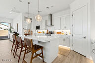 3618 E Roland Street