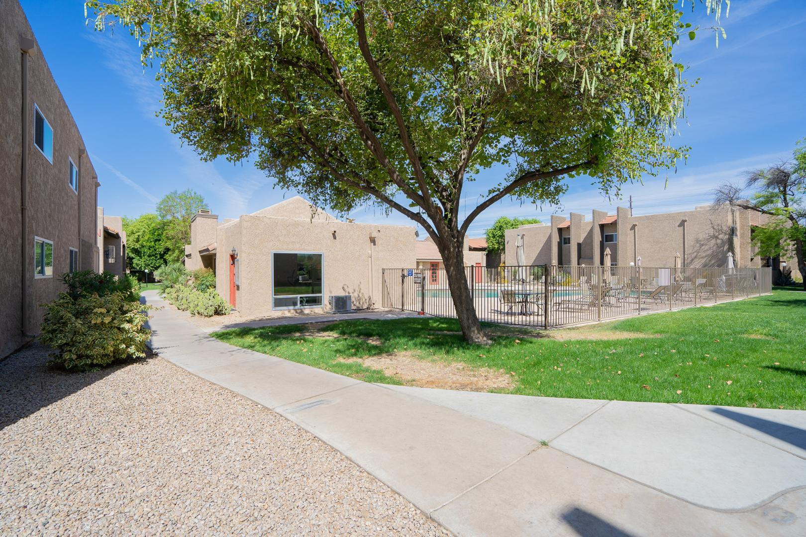 5525 E THOMAS Road B7