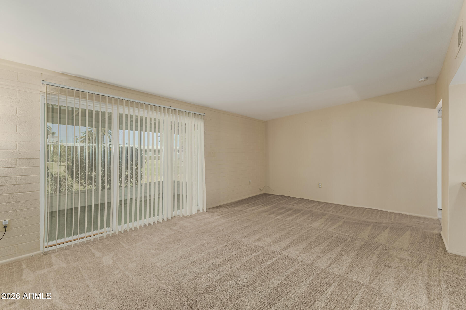 10752 W PEORIA Avenue