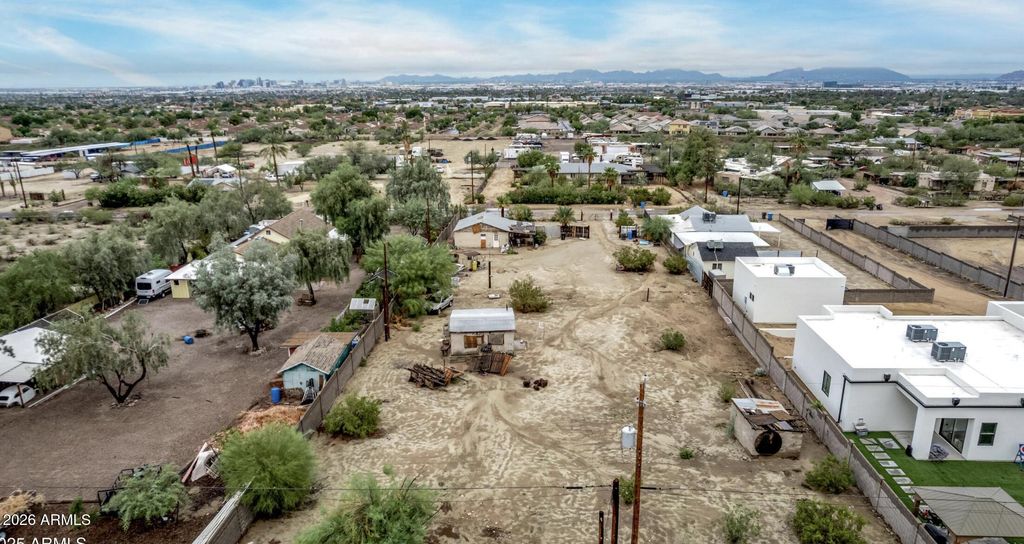 Photo of 2241 E Desert Lane, Phoenix, AZ 85042 (MLS # 7032227)