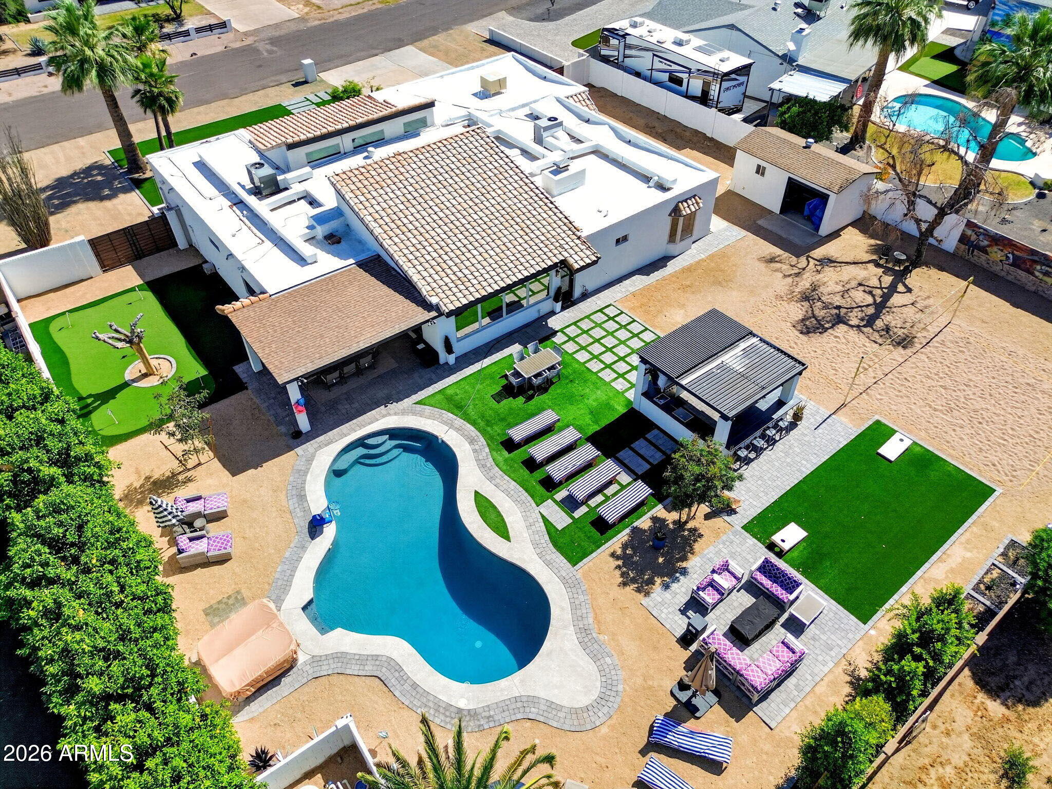 7222 W JOHN CABOT Road