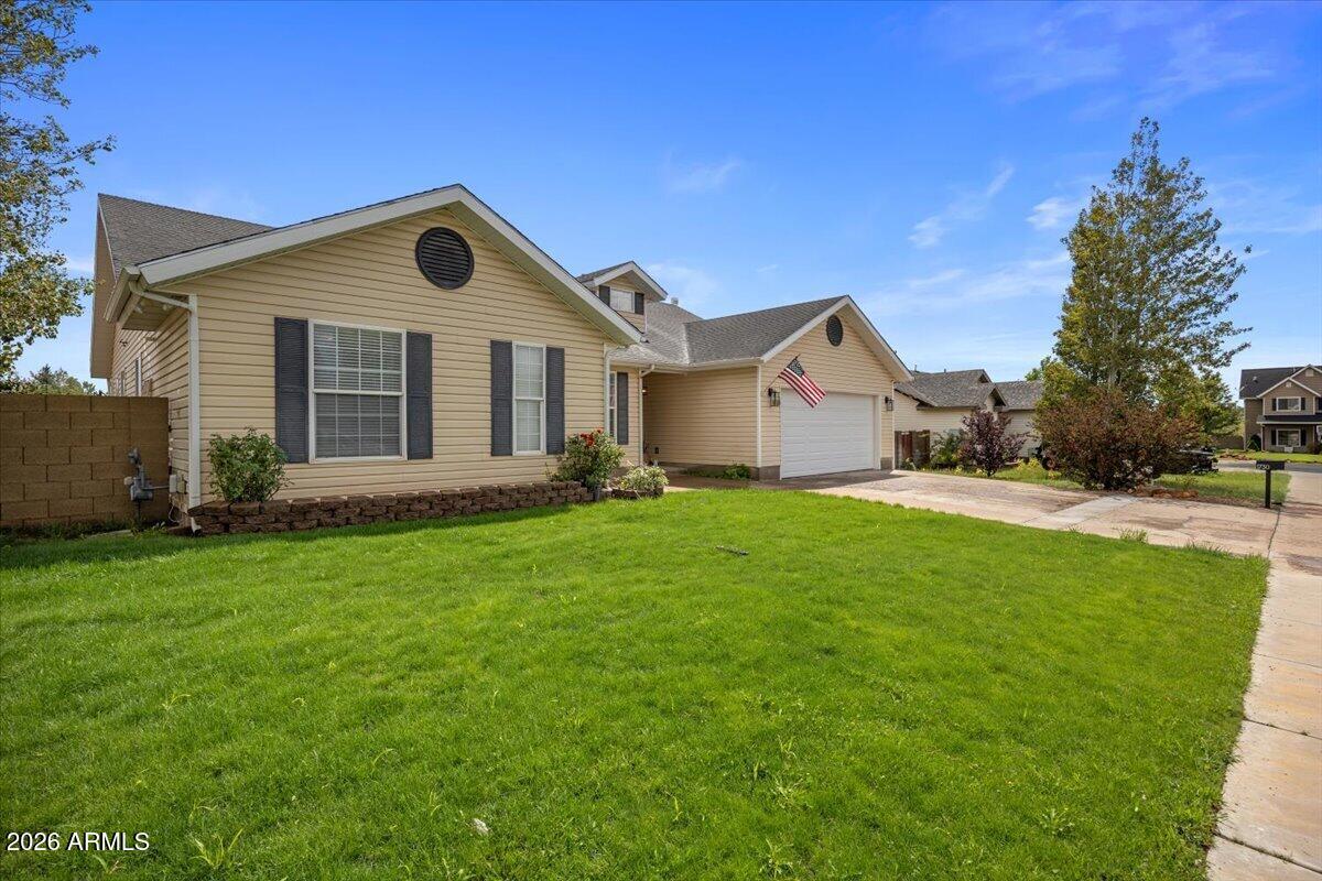 1730 N MEDINA Loop