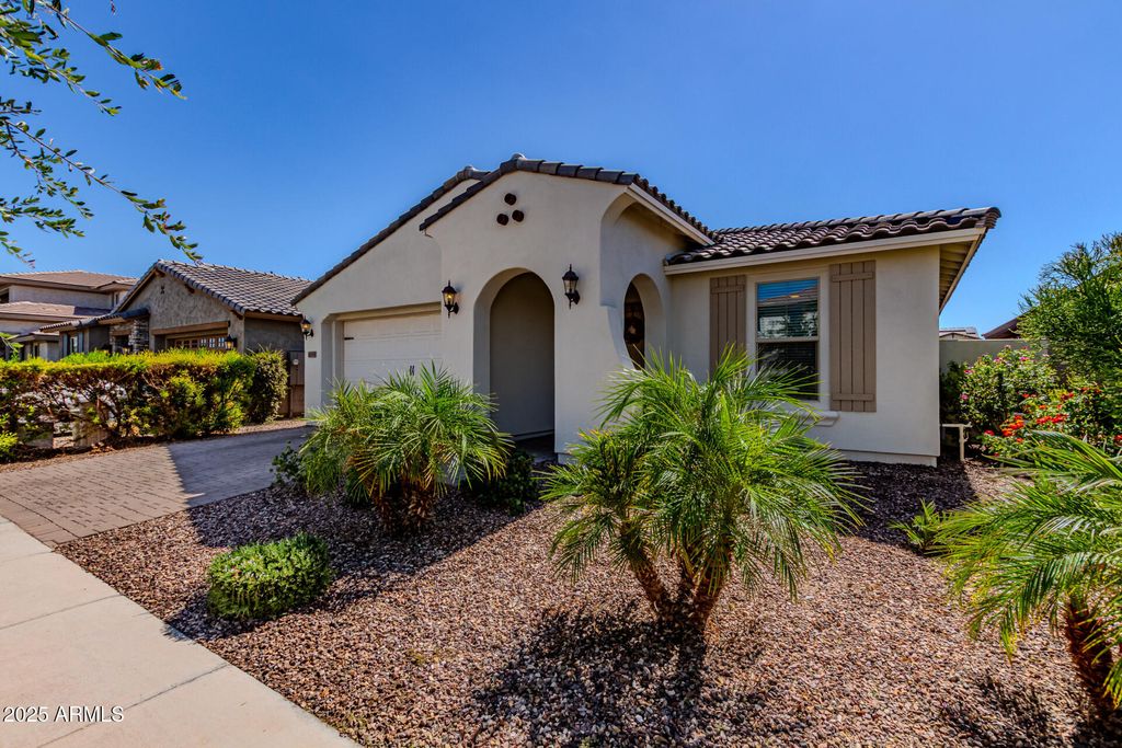 Photo of 10051 E Wavelength Avenue, Mesa, AZ 85212 (MLS # 6927387)
