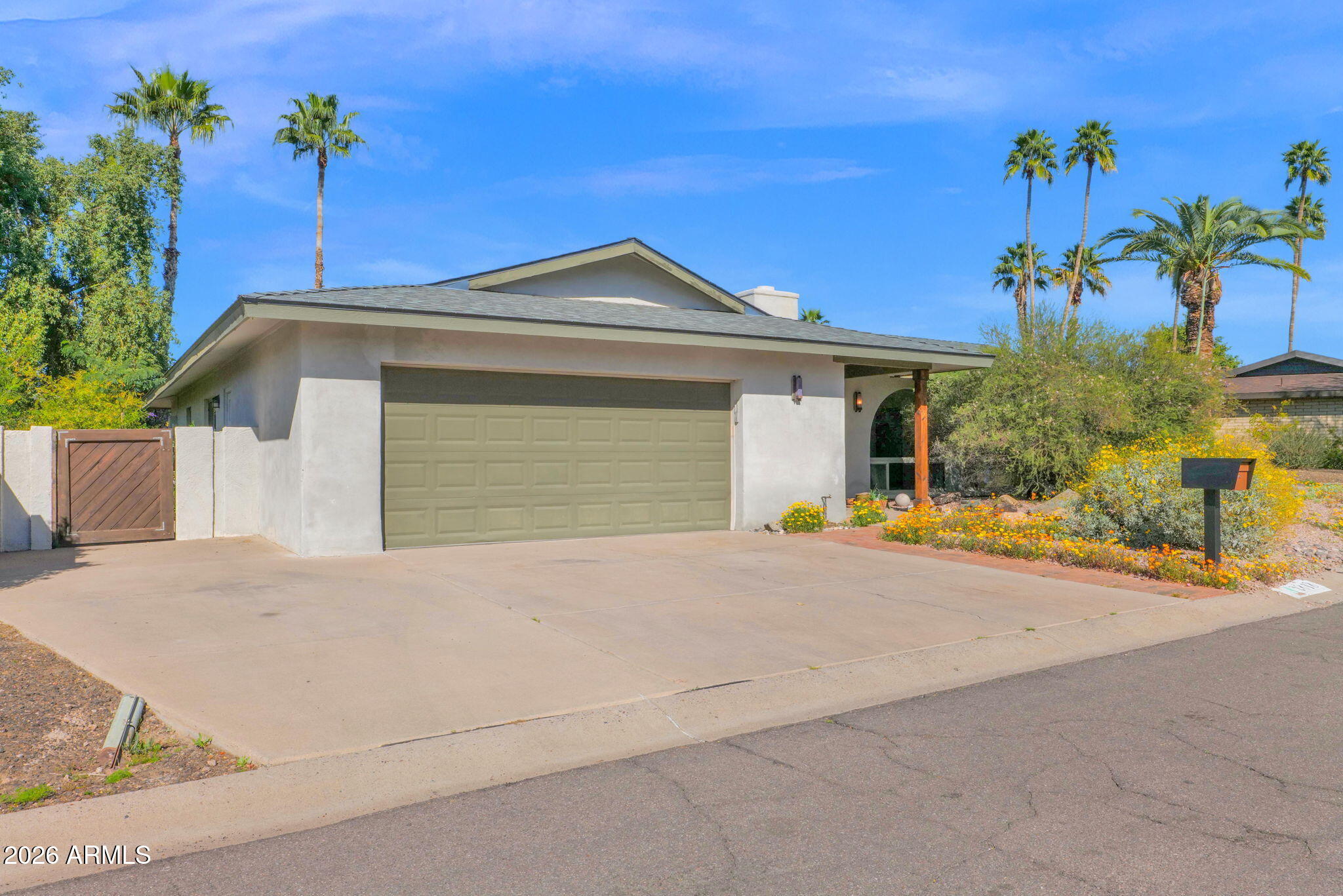 2818 E CALAVEROS Drive