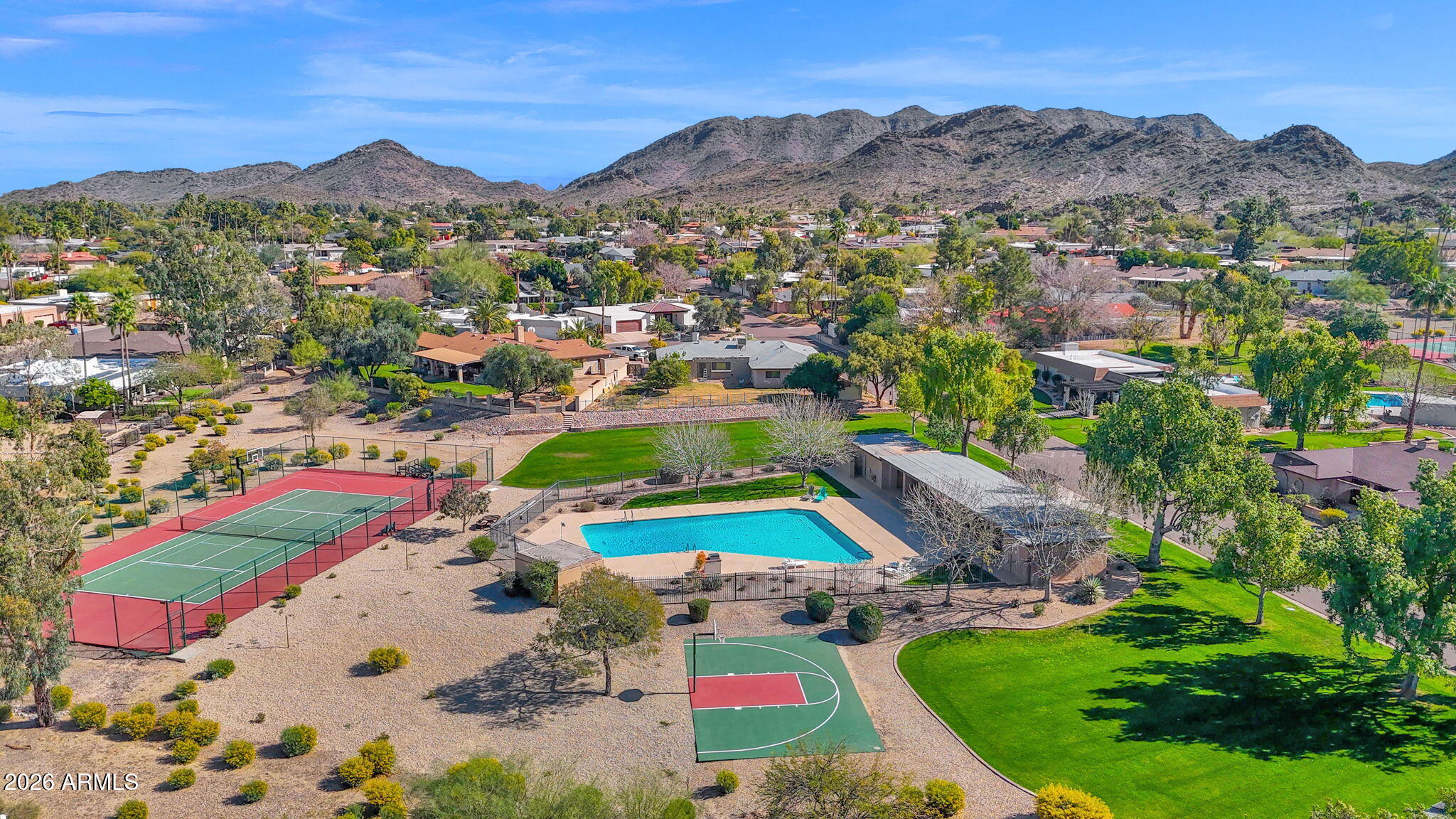 2818 E CALAVEROS Drive