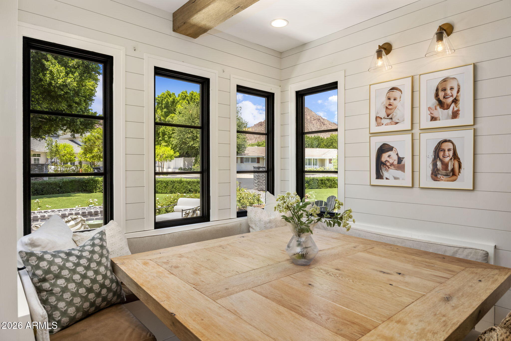 4455 E Calle Del Norte --