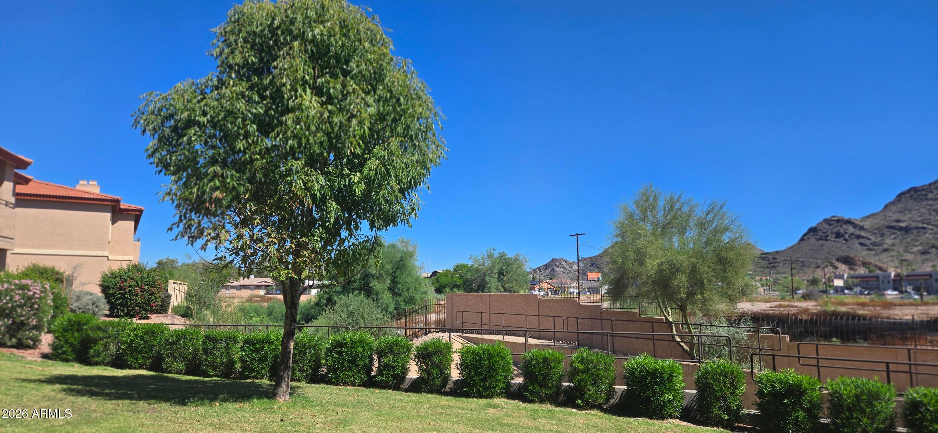 10410 N CAVE CREEK Road 2037