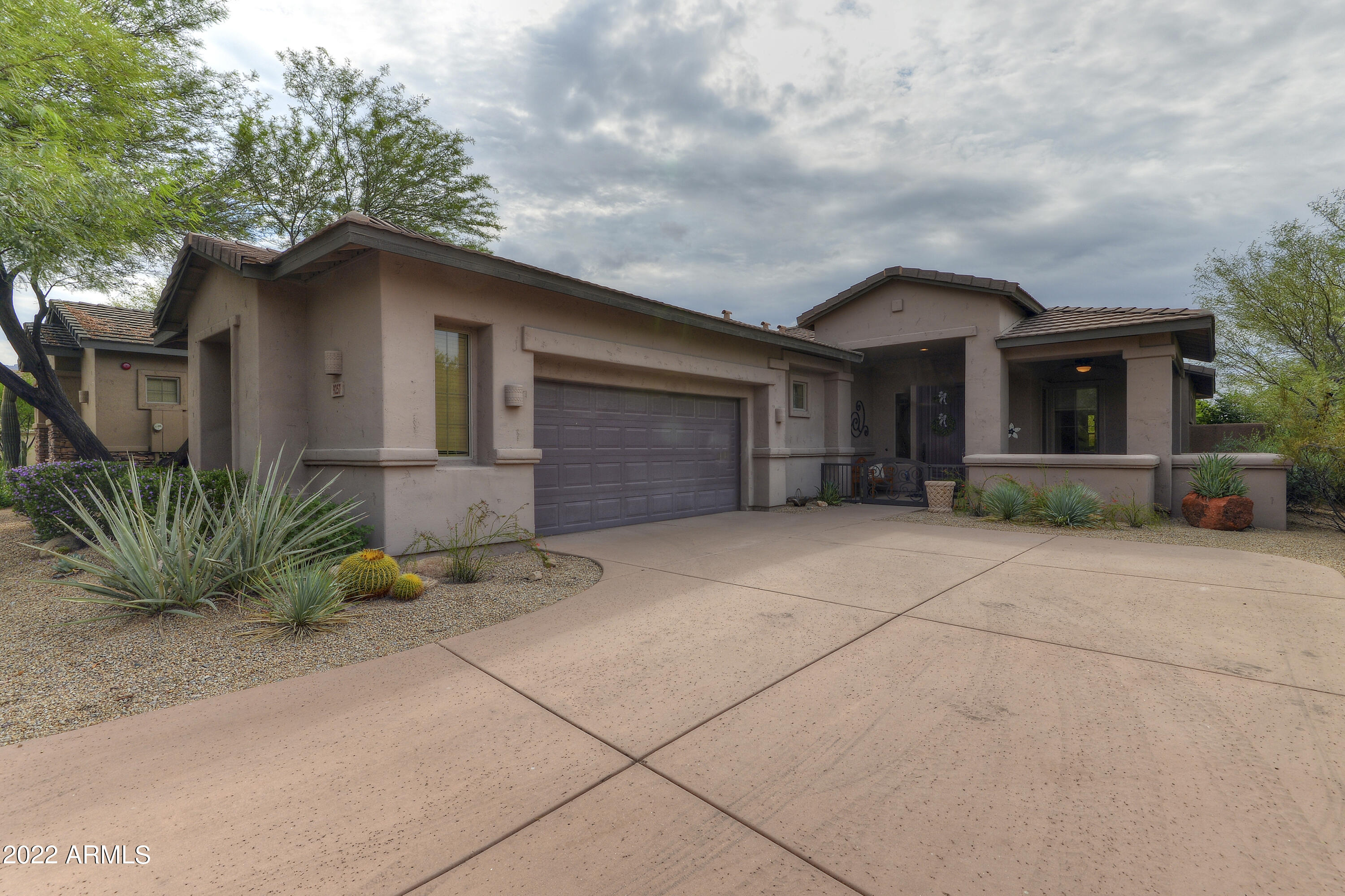 9257 E MOHAWK Lane