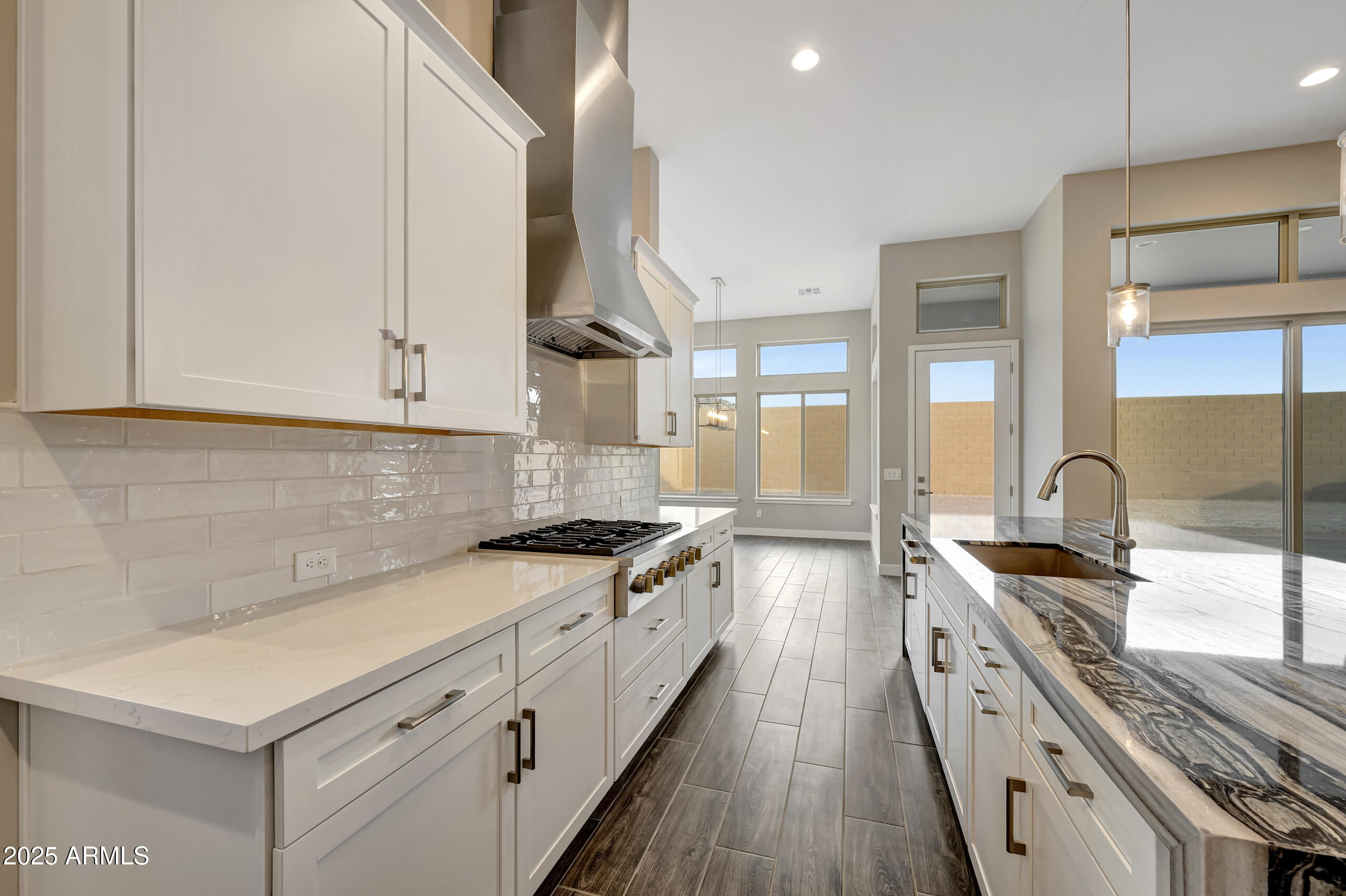 20658 W BERRIDGE Lane