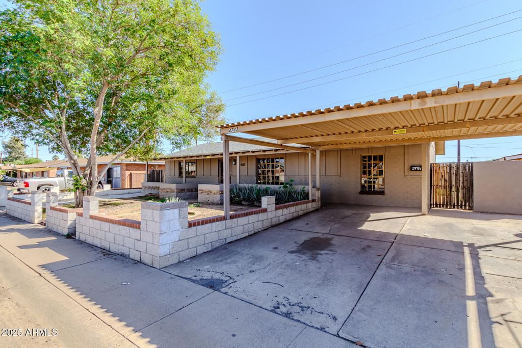 Photo of 4733 W Crittenden Lane, Phoenix, AZ 85031 (MLS # 6935292)