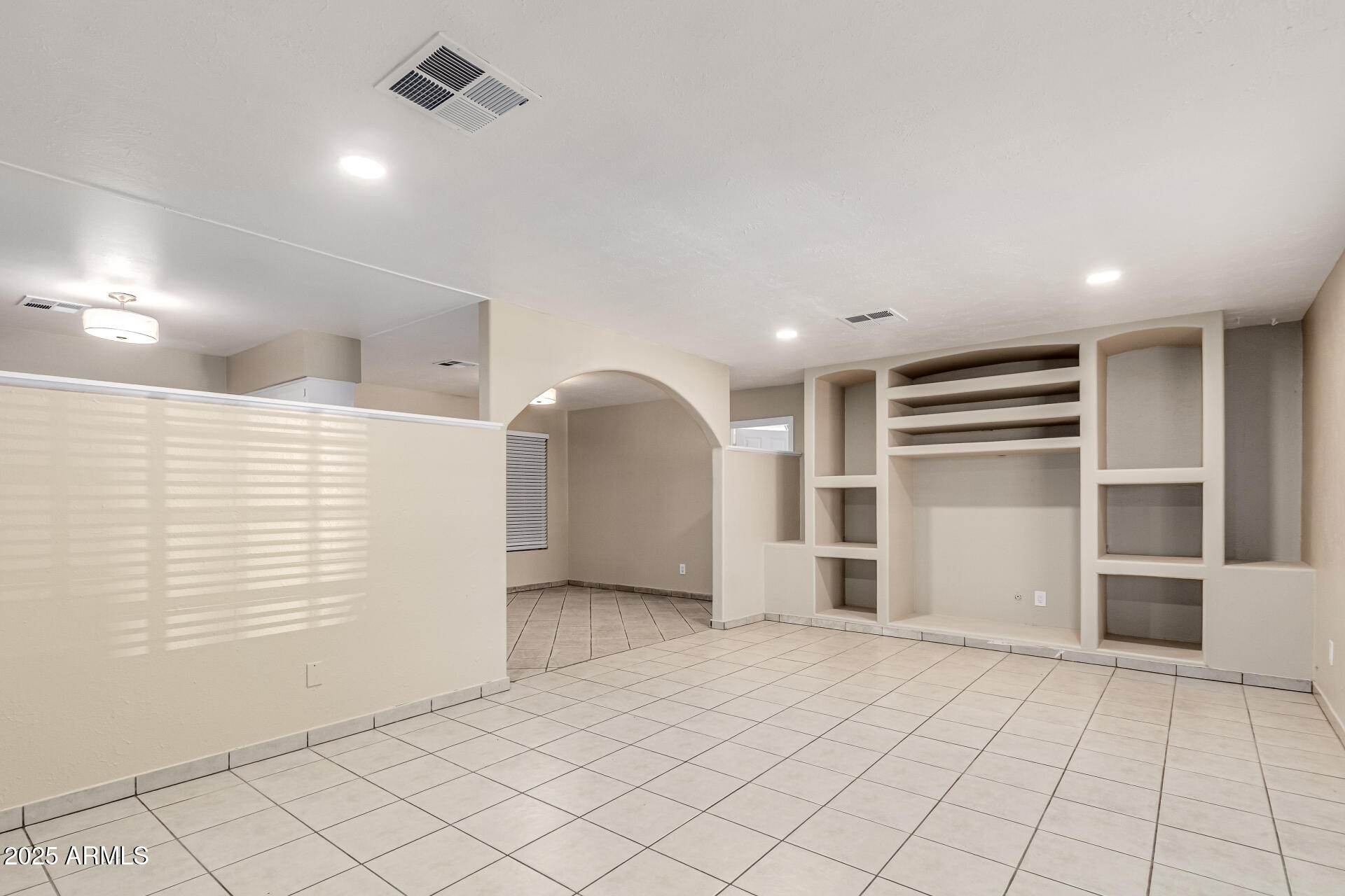 4733 W CRITTENDEN Lane
