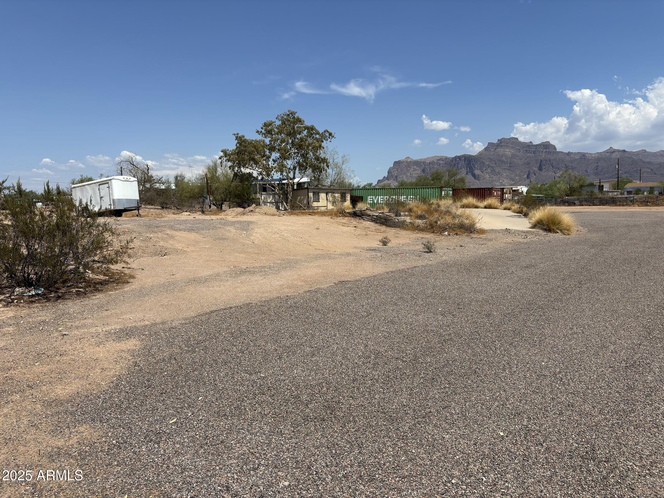 685 S TOMAHAWK Road -