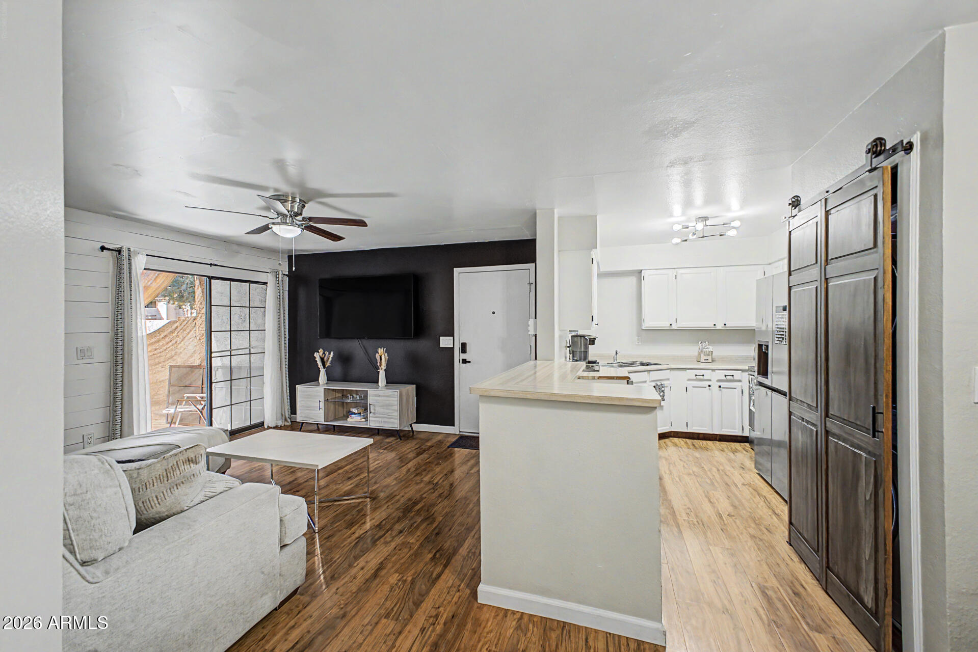 533 W GUADALUPE Road 1001