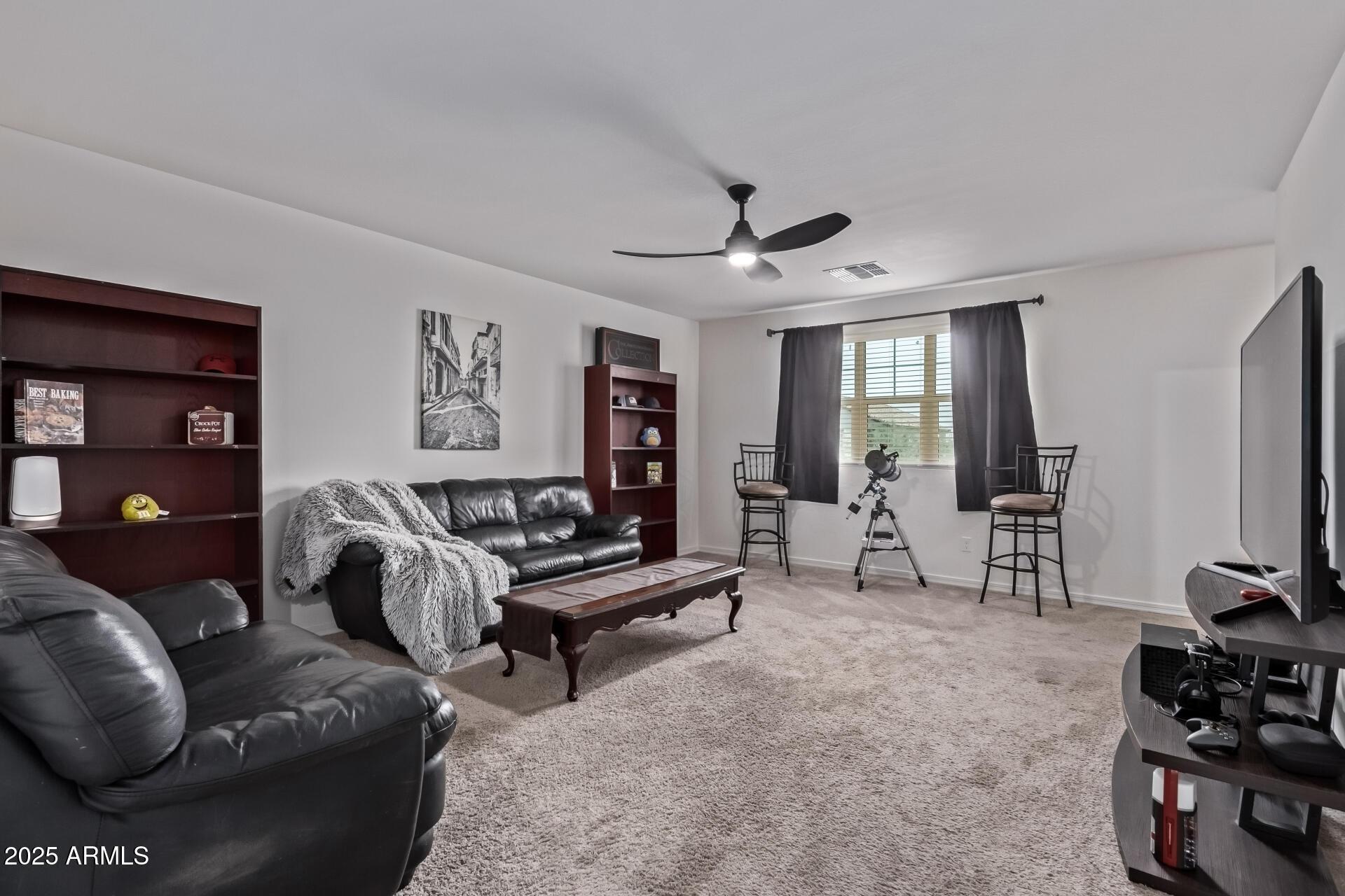 5937 E HELIOS Drive