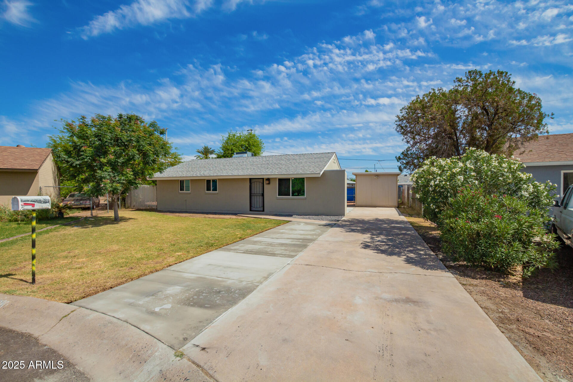 1625 W CINNABAR Avenue