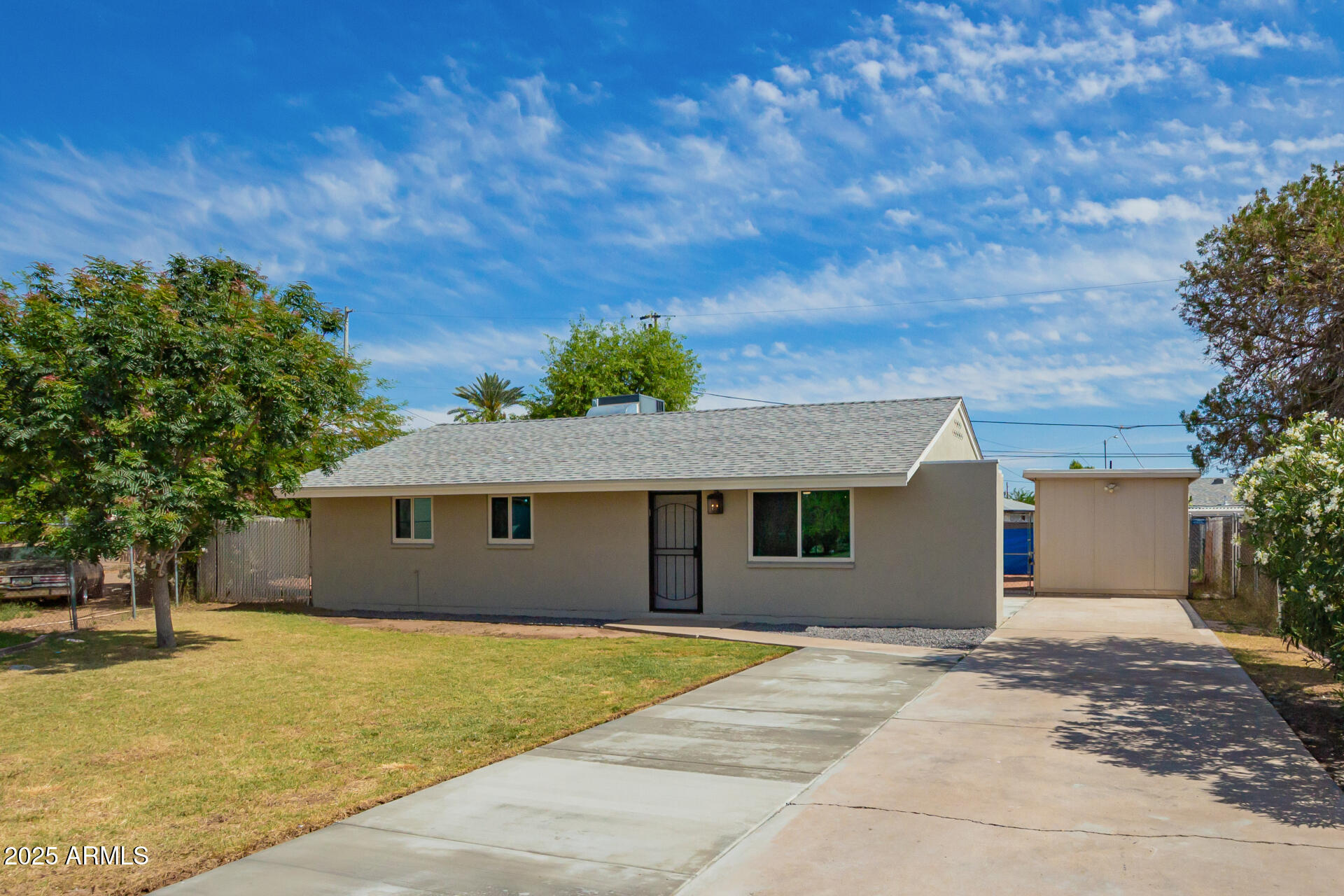 1625 W CINNABAR Avenue