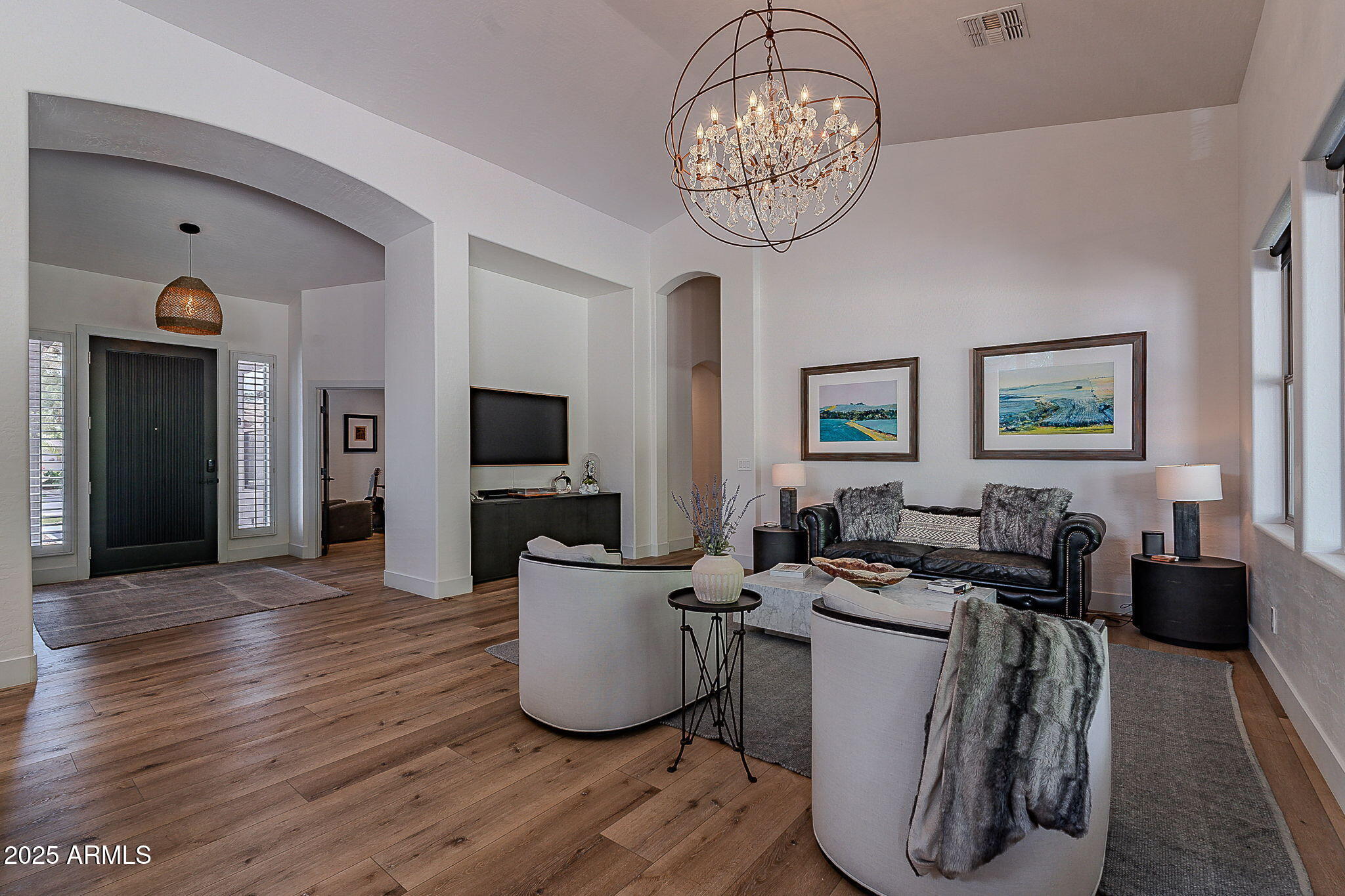 194 W SUNBURST Lane