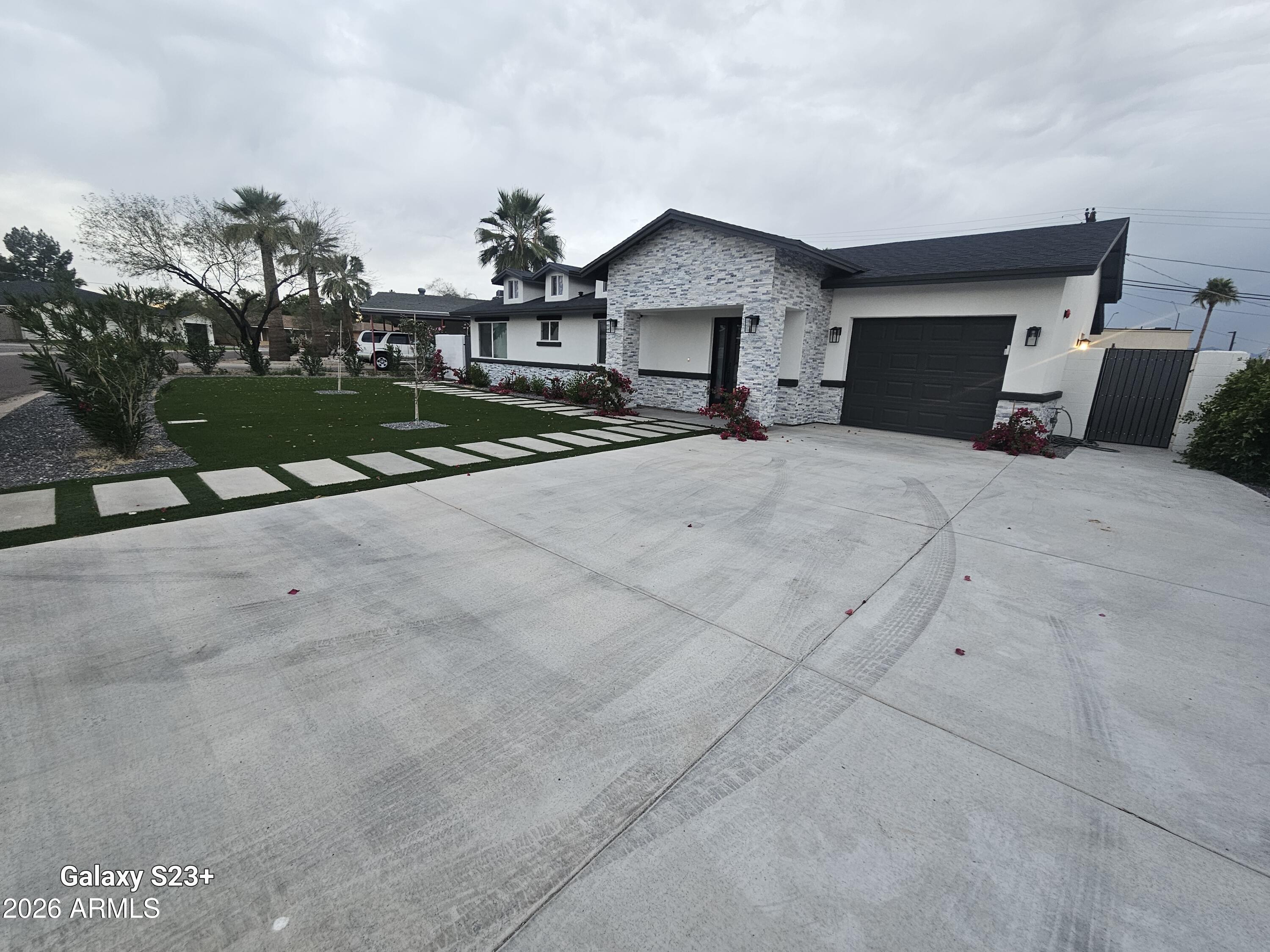 2817 N 71st Place