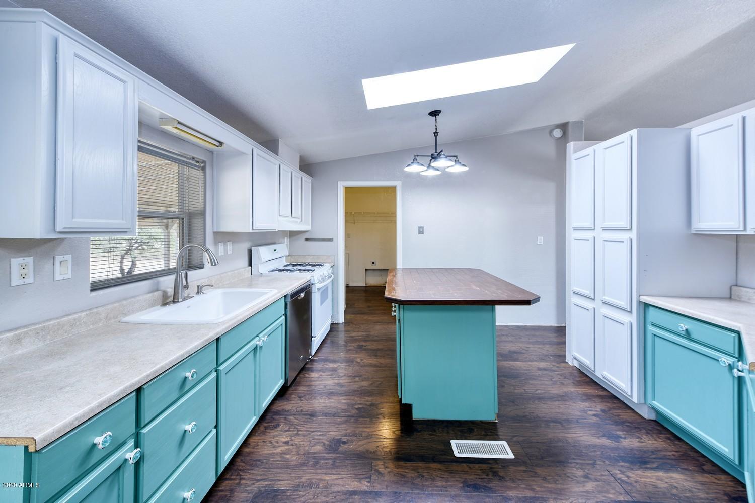 GOLDEN MEADOWS - Residential