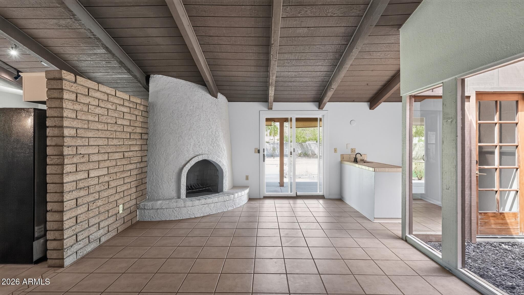 2702 S EL PARADISO --