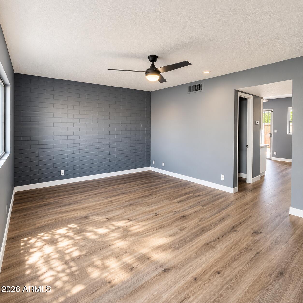 2551 W BERRIDGE Lane D6