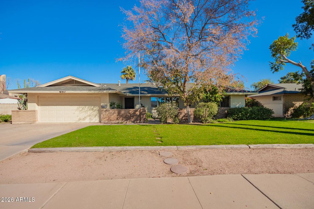 Photo of 650 E Malibu Drive, Tempe, AZ 85282 (MLS # 6971910)