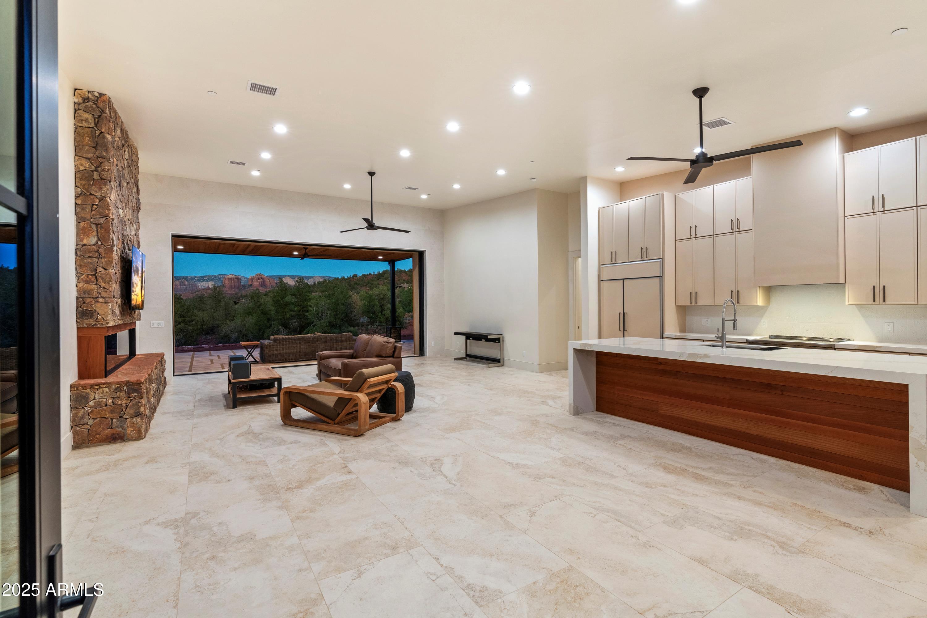 10 Amber Cliffs Way