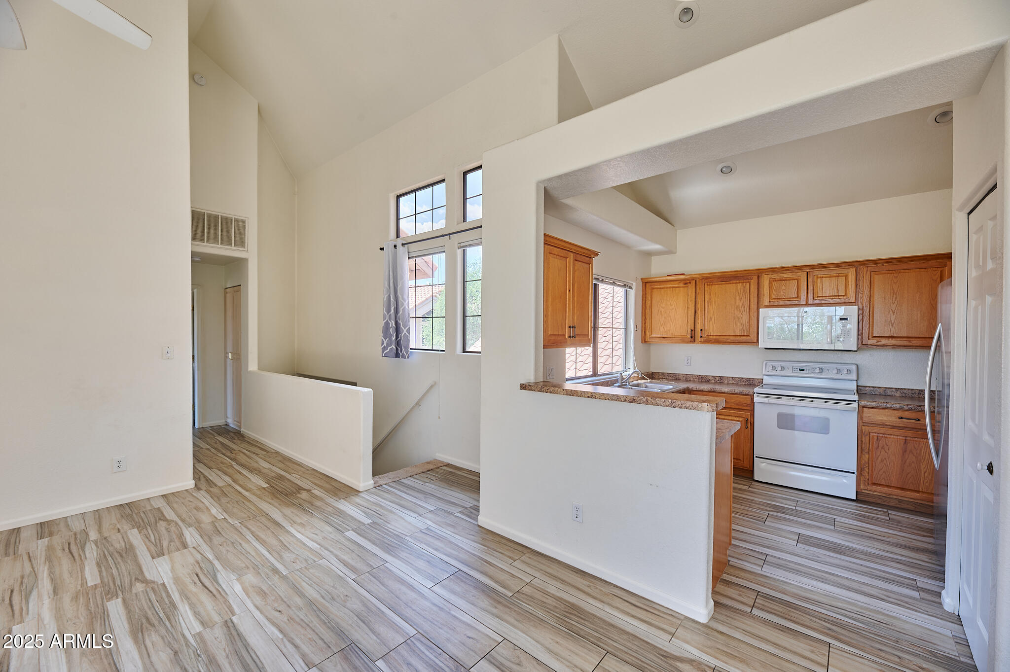 1001 N Pasadena -- 61