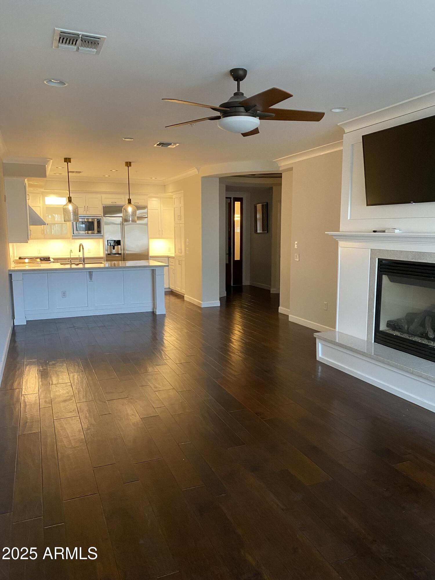 4909 N WOODMERE FAIRWAY -- N 1009