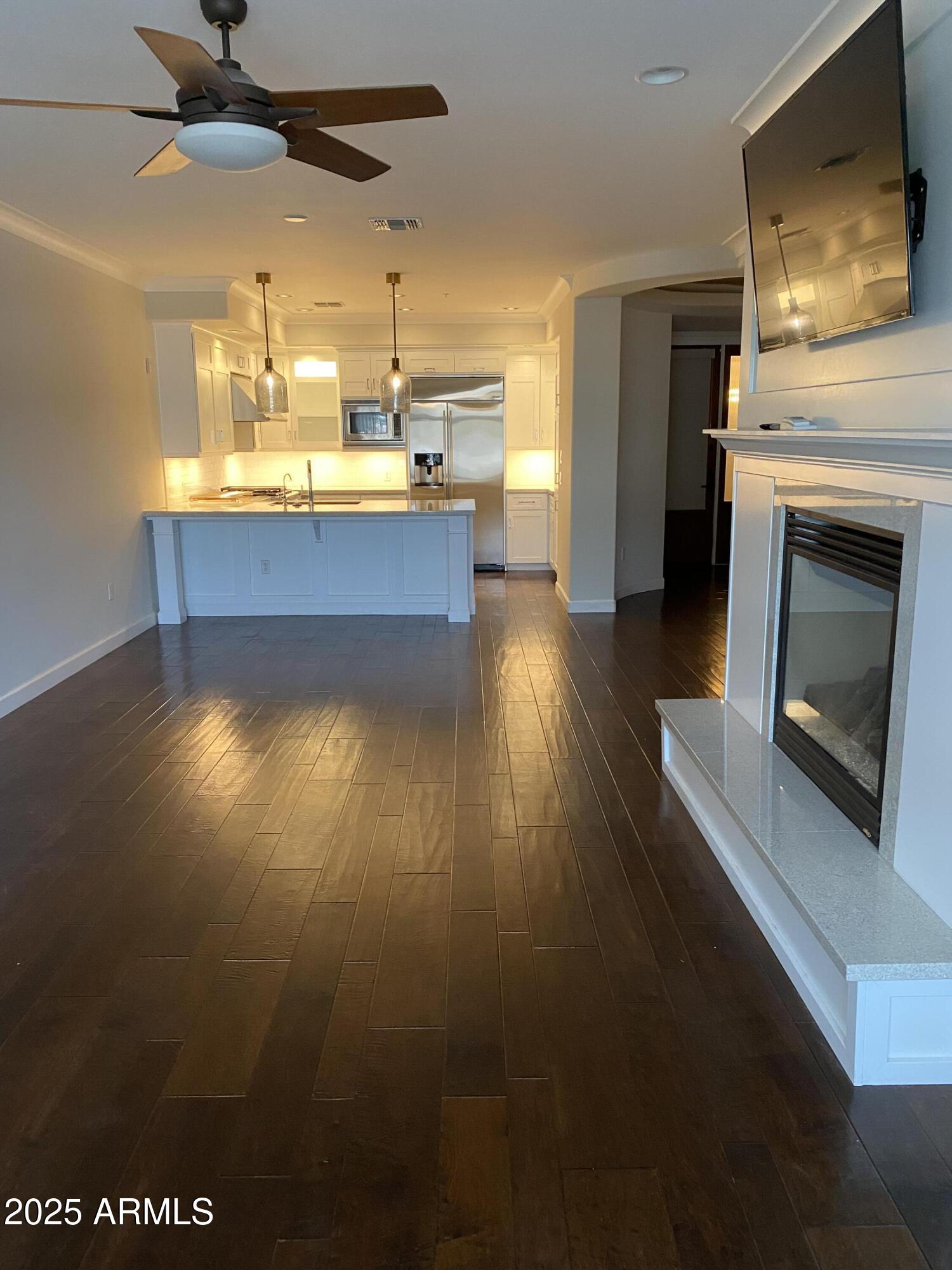 4909 N WOODMERE FAIRWAY -- N 1009