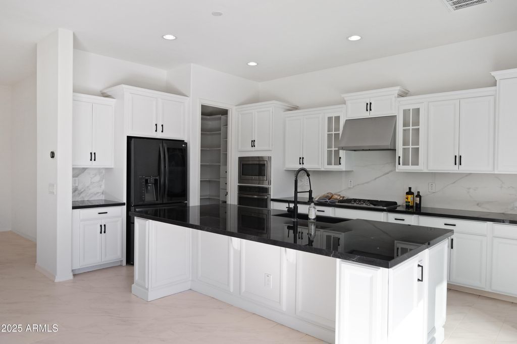 Photo of 1555 W Sea Fog Drive, Gilbert, AZ 85233 (MLS # 6949909)