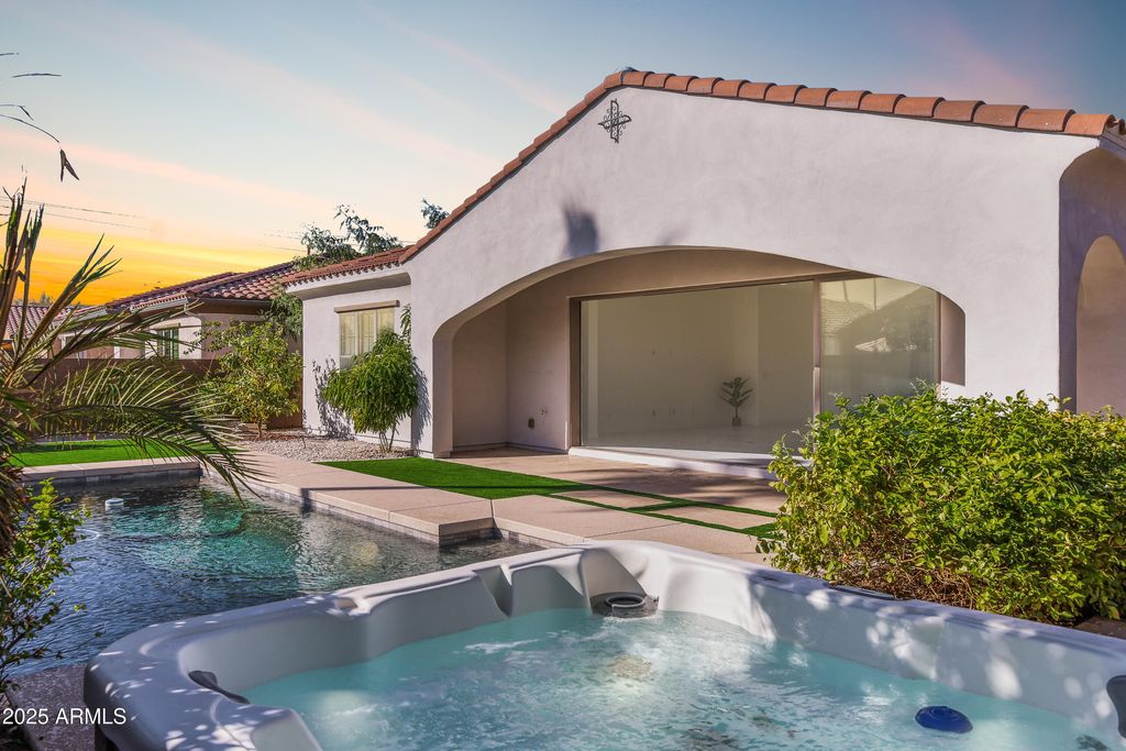 Photo of 1555 W Sea Fog Drive, Gilbert, AZ 85233 (MLS # 6949909)