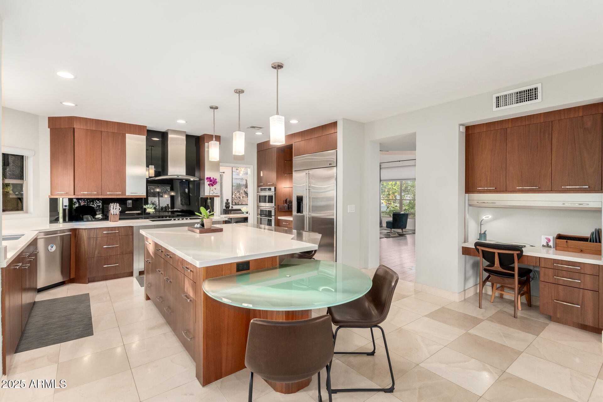 211 E DAWN Drive