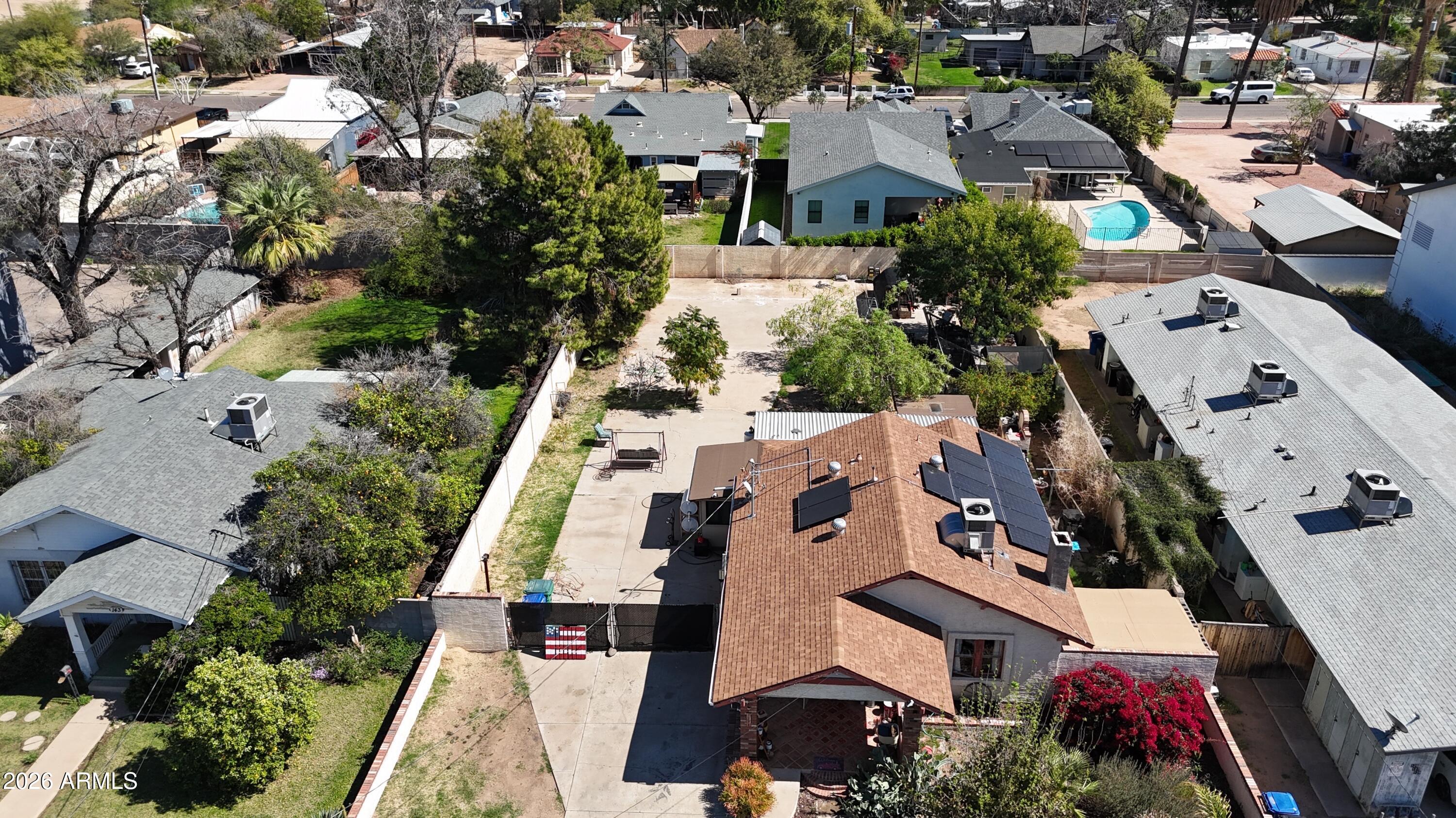 133 N HIBBERT Street