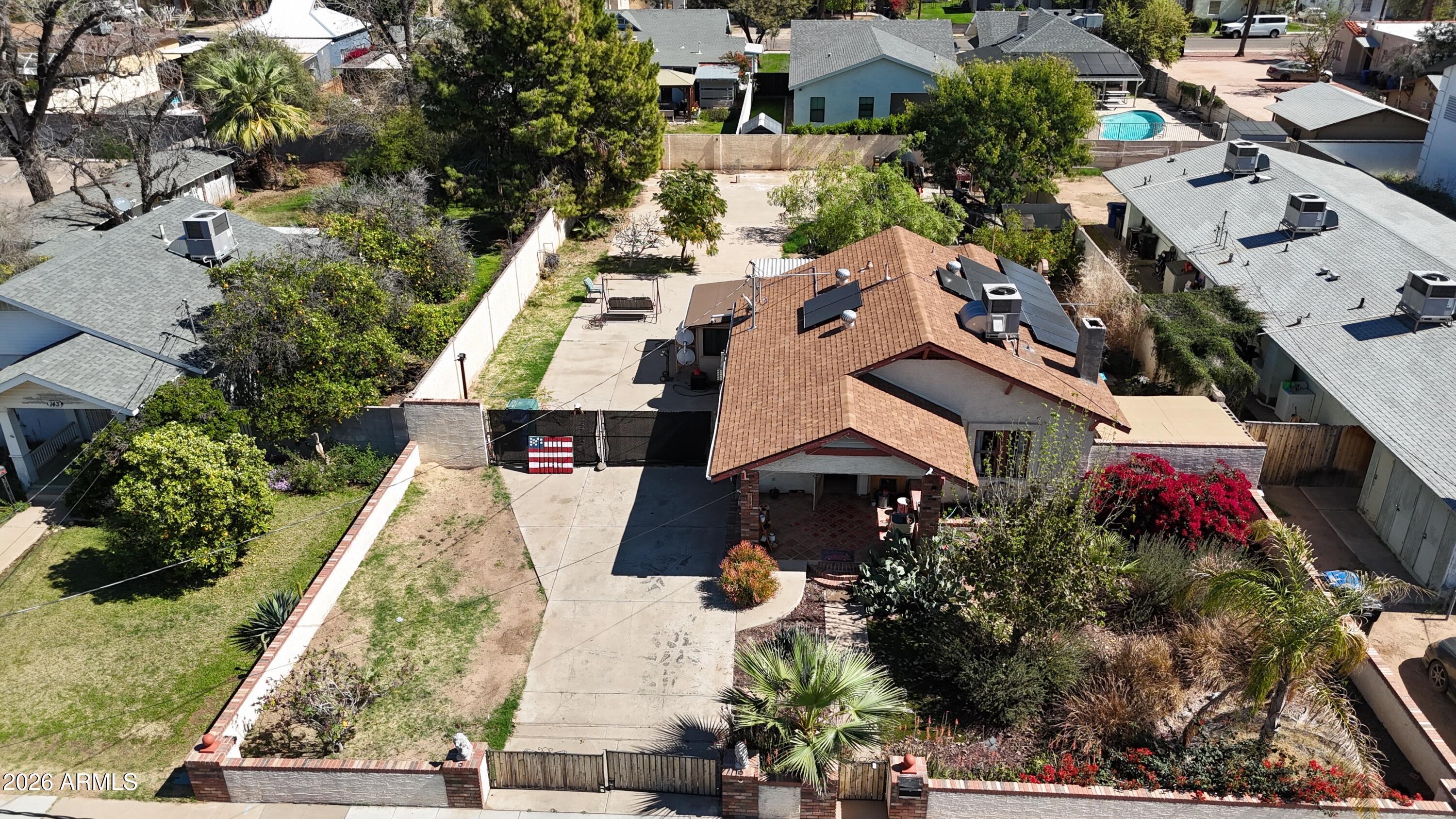 133 N HIBBERT Street