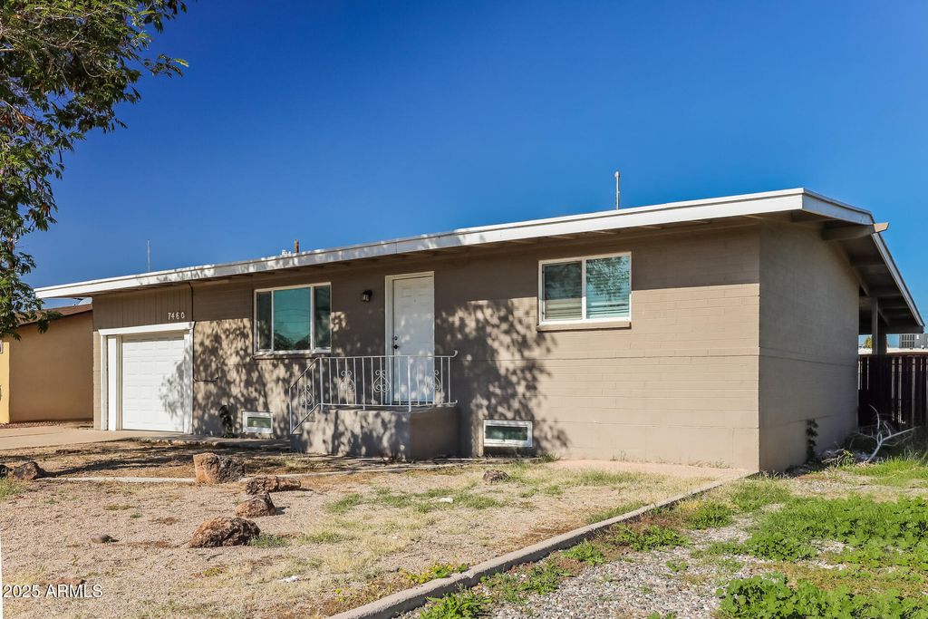 Photo of 7460 W Cinnabar Avenue, Peoria, AZ 85345 (MLS # 6958778)