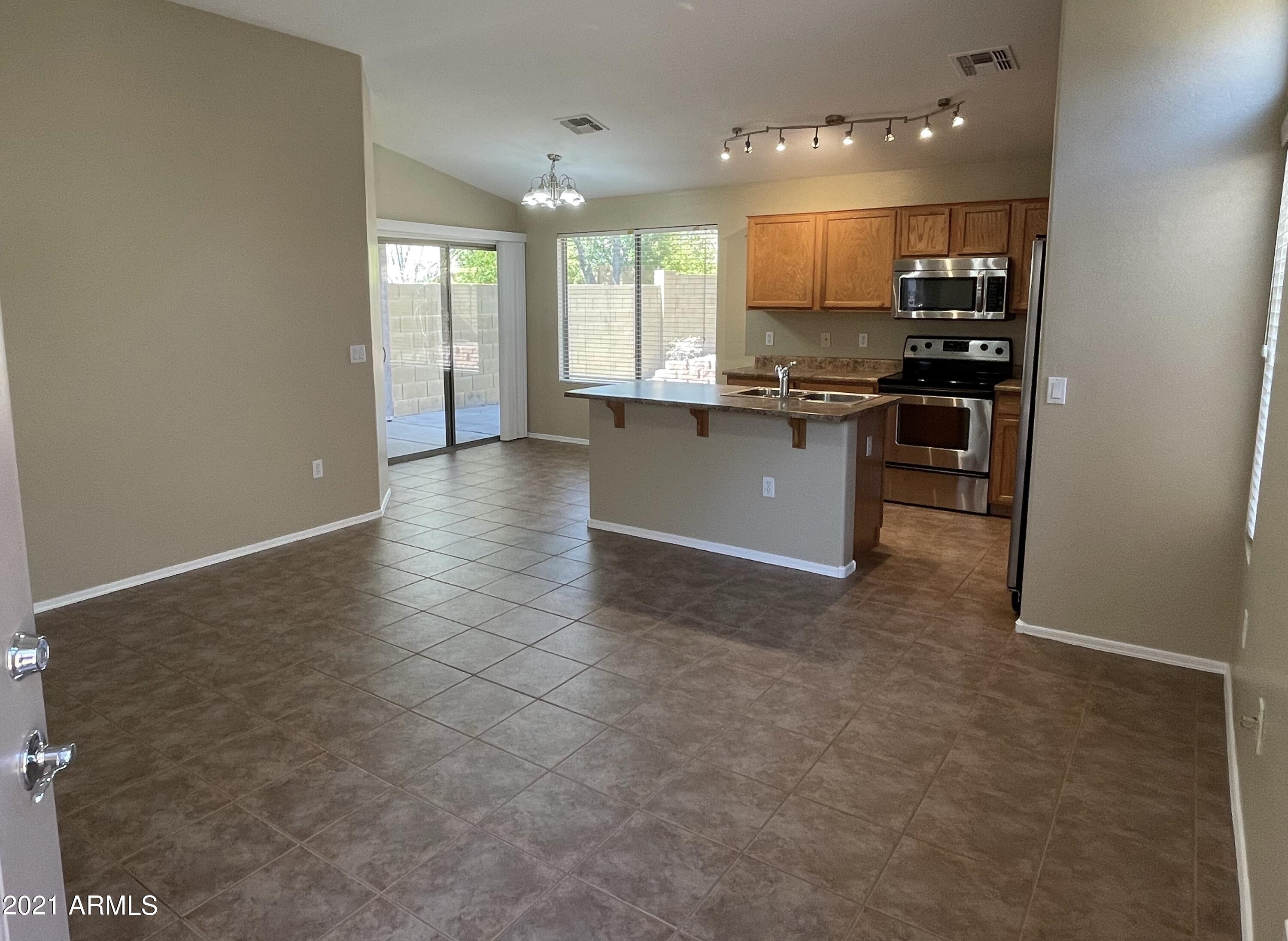 2250 E DEER VALLEY Road 86