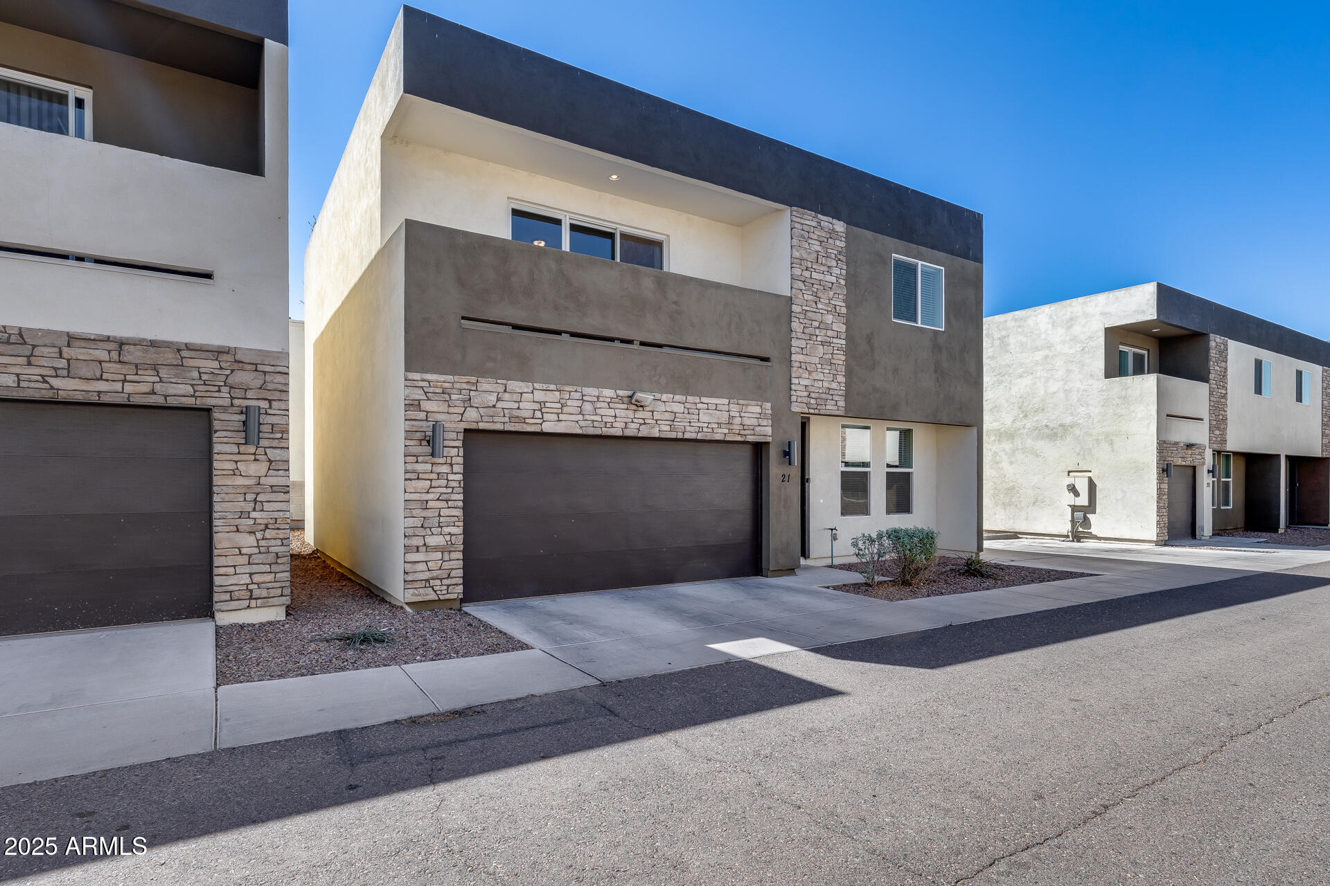 2000 N 36TH Street 21